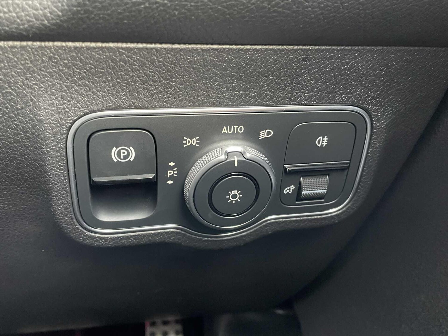 Used Mercedes-Benz EQB 2023 for sale - 77604910: Photo 38