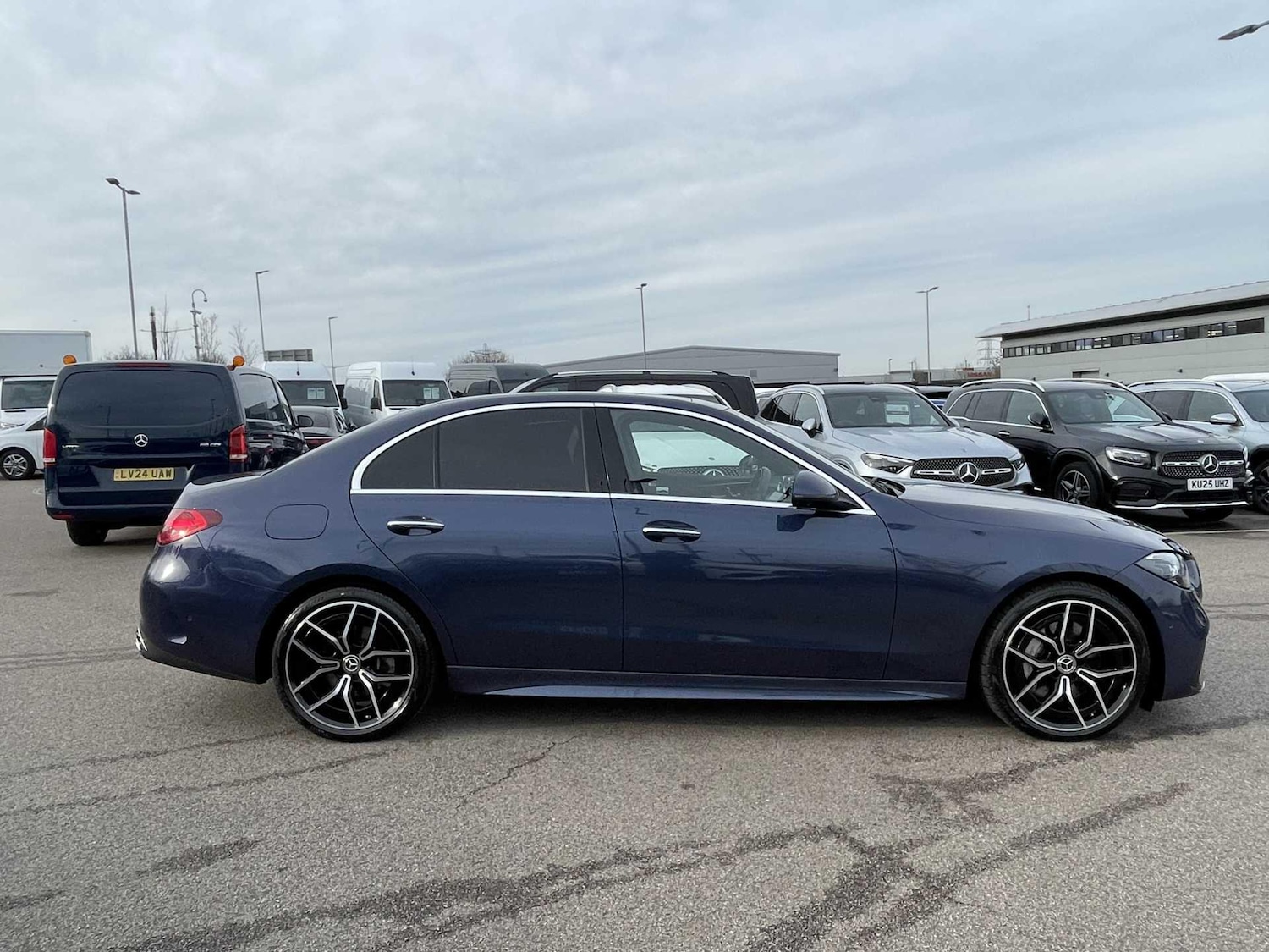 Used Mercedes-Benz C Class 2025 for sale - 77604922: Photo 2