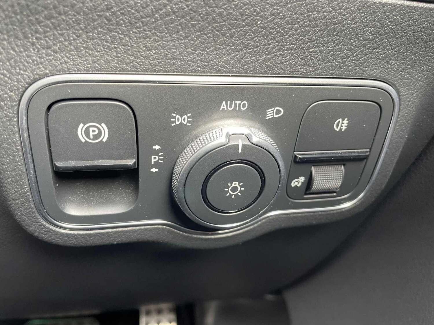 Used Mercedes-Benz GLA 2023 for sale - 77993285: Photo 38