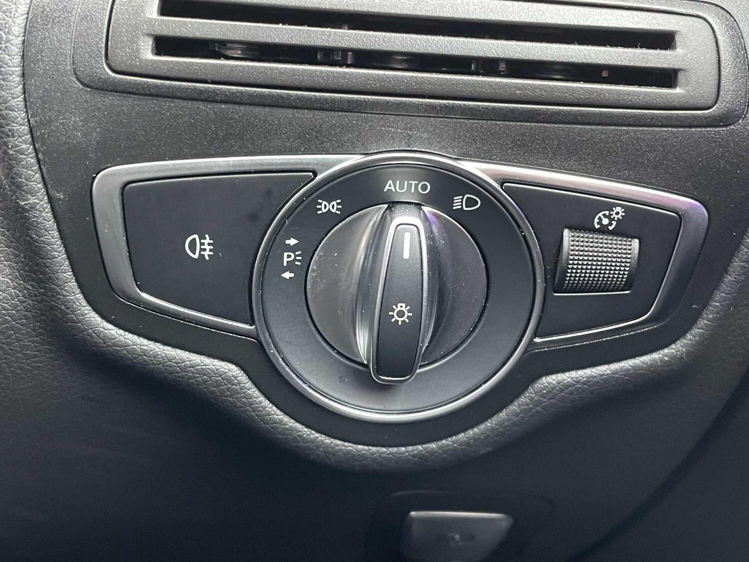 Used Mercedes-Benz GLC 2023 for sale - 77604880: Photo 36