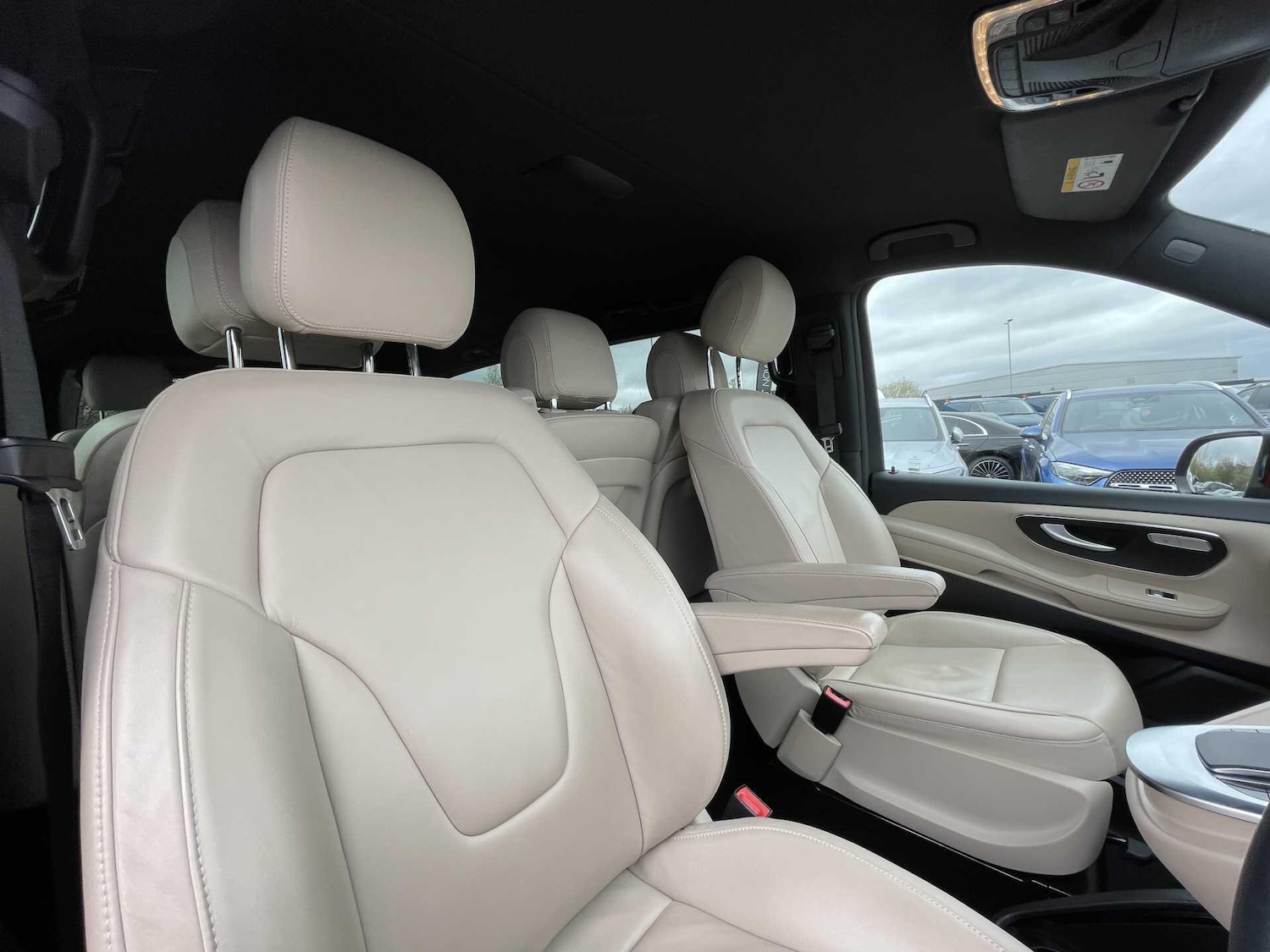 Used Mercedes-Benz V-Class 2023 for sale - 78006549: Photo 22