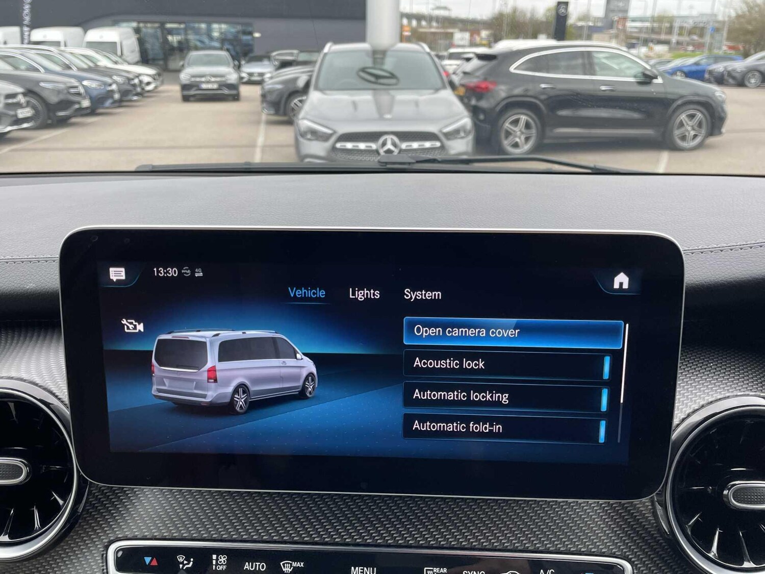 Used Mercedes-Benz V-Class 2023 for sale - 78006549: Photo 32