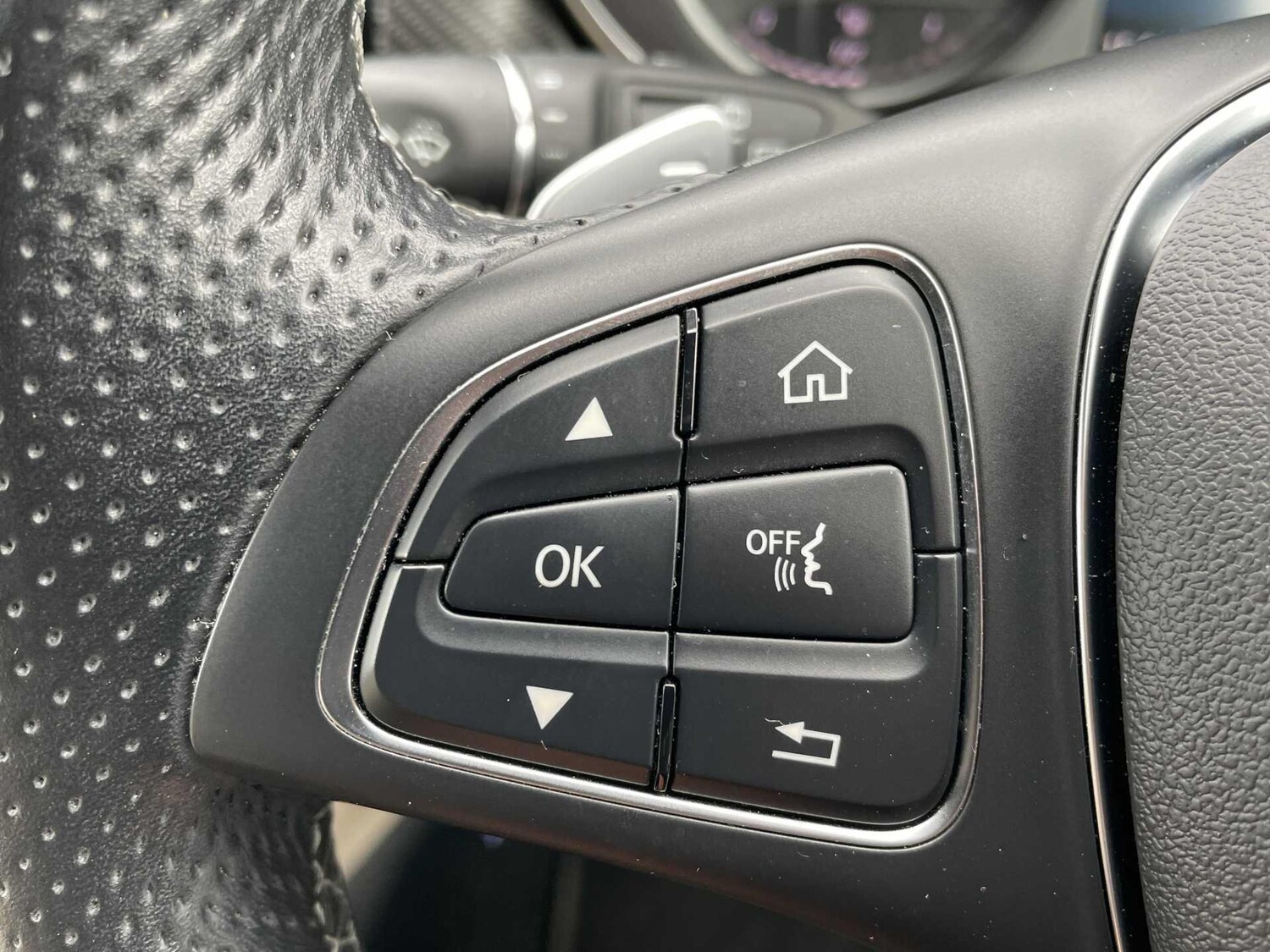 Used Mercedes-Benz V-Class 2023 for sale - 78006549: Photo 38