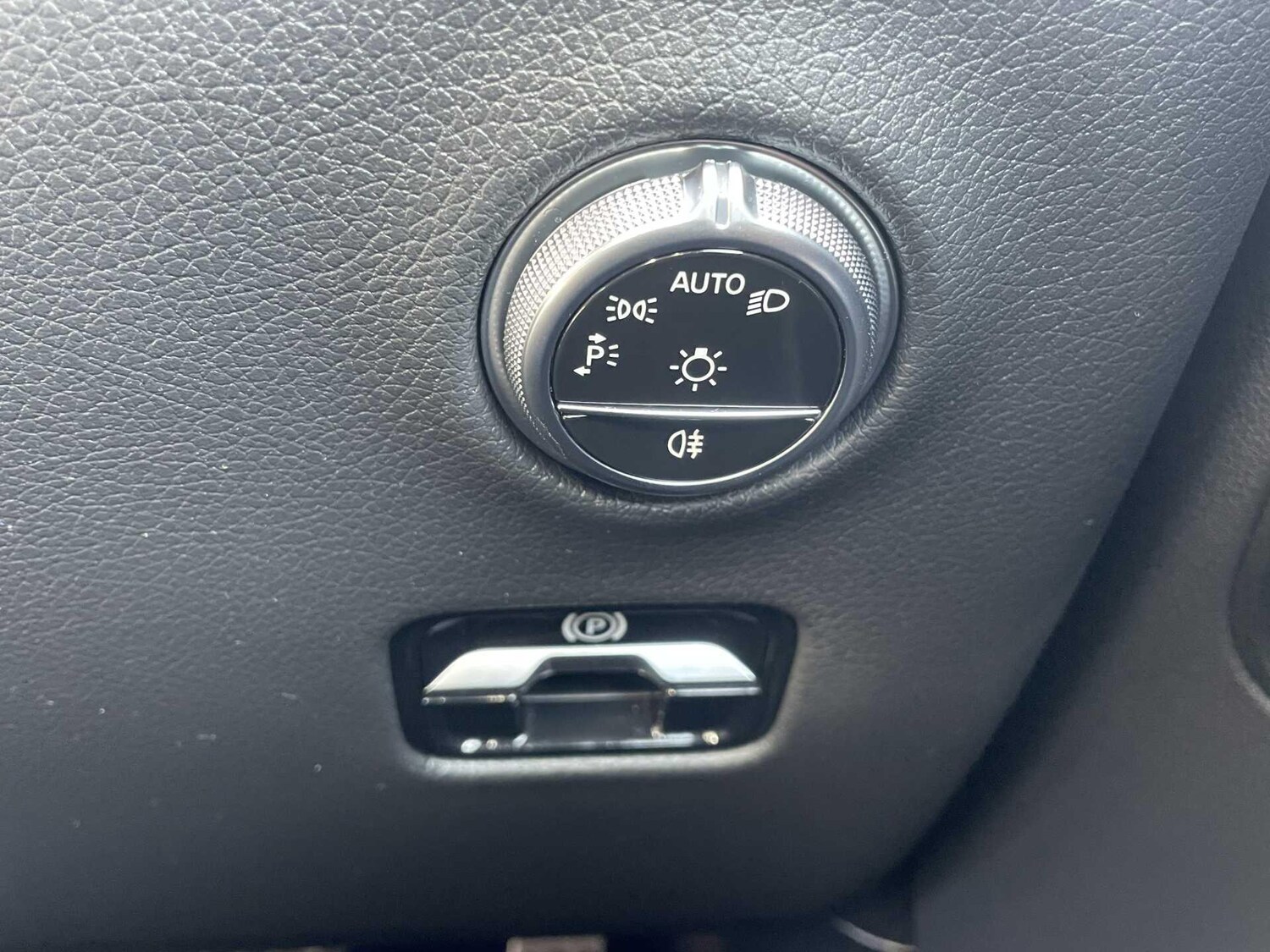 Used Mercedes-Benz GLC for sale - 77754081: Photo 39