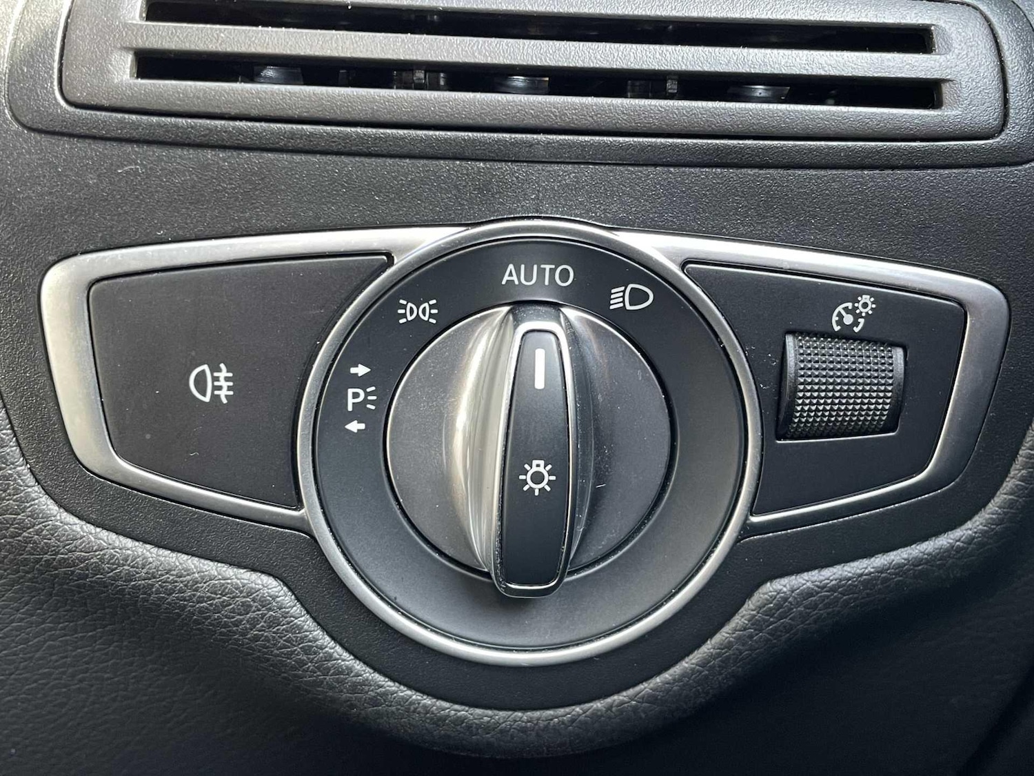 Used Mercedes-Benz GLC 2020 for sale - 78034955: Photo 38