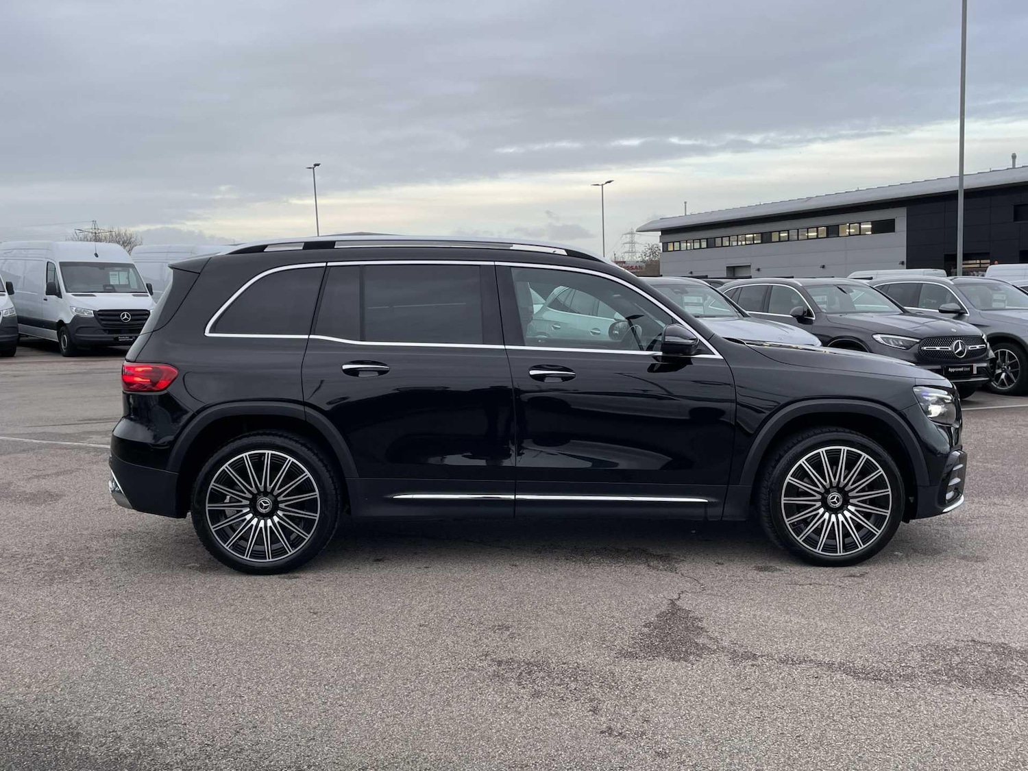 Used Mercedes-Benz GLB 2024 for sale - 77604907: Photo 2