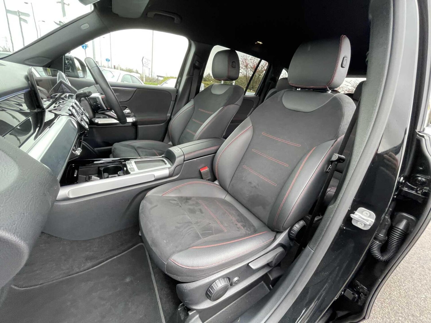 Used Mercedes-Benz GLB 2025 for sale - 77646456: Photo 7