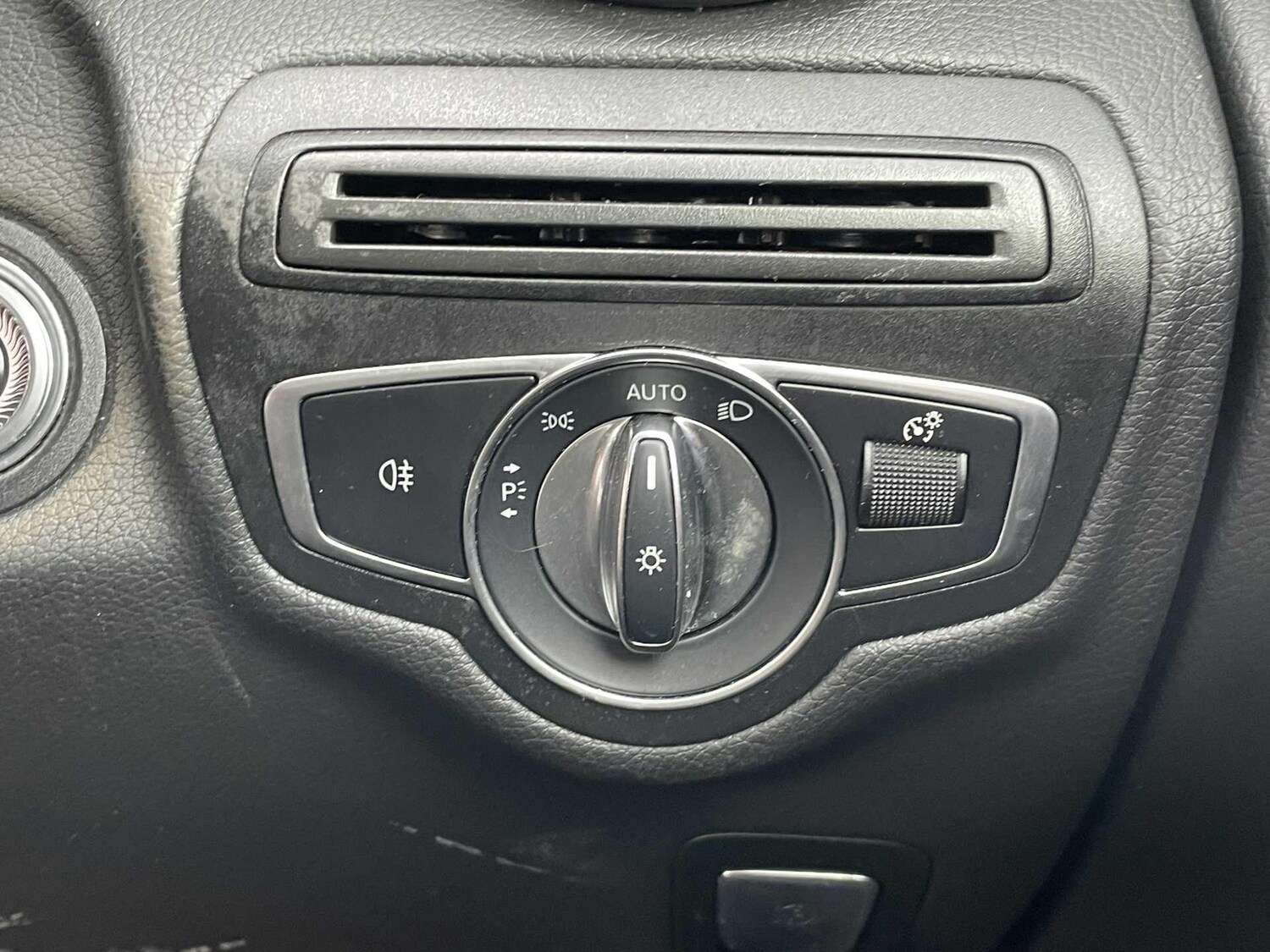 Used Mercedes-Benz GLC 2022 for sale - 77994239: Photo 39