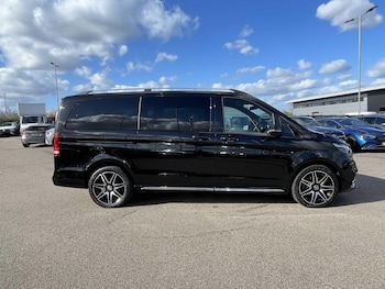 Used Mercedes-Benz V-Class 2023 for sale - 77824446: Photo