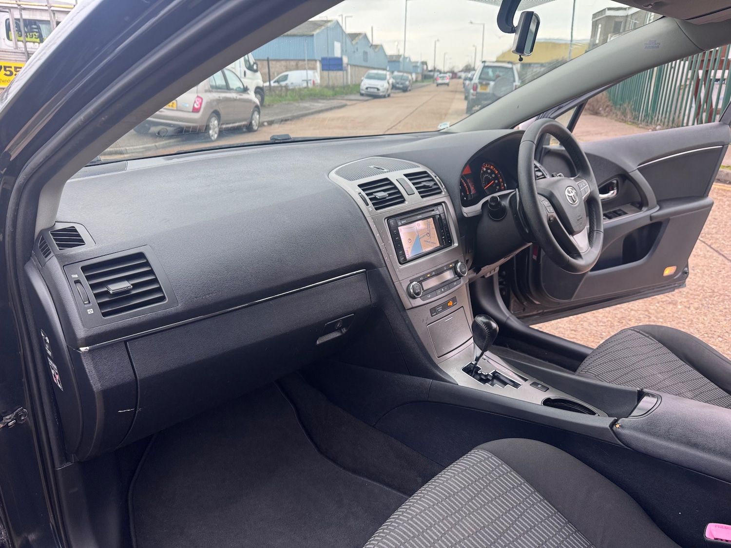 Used Toyota Avensis 2011 for sale - 77485091: Photo 25