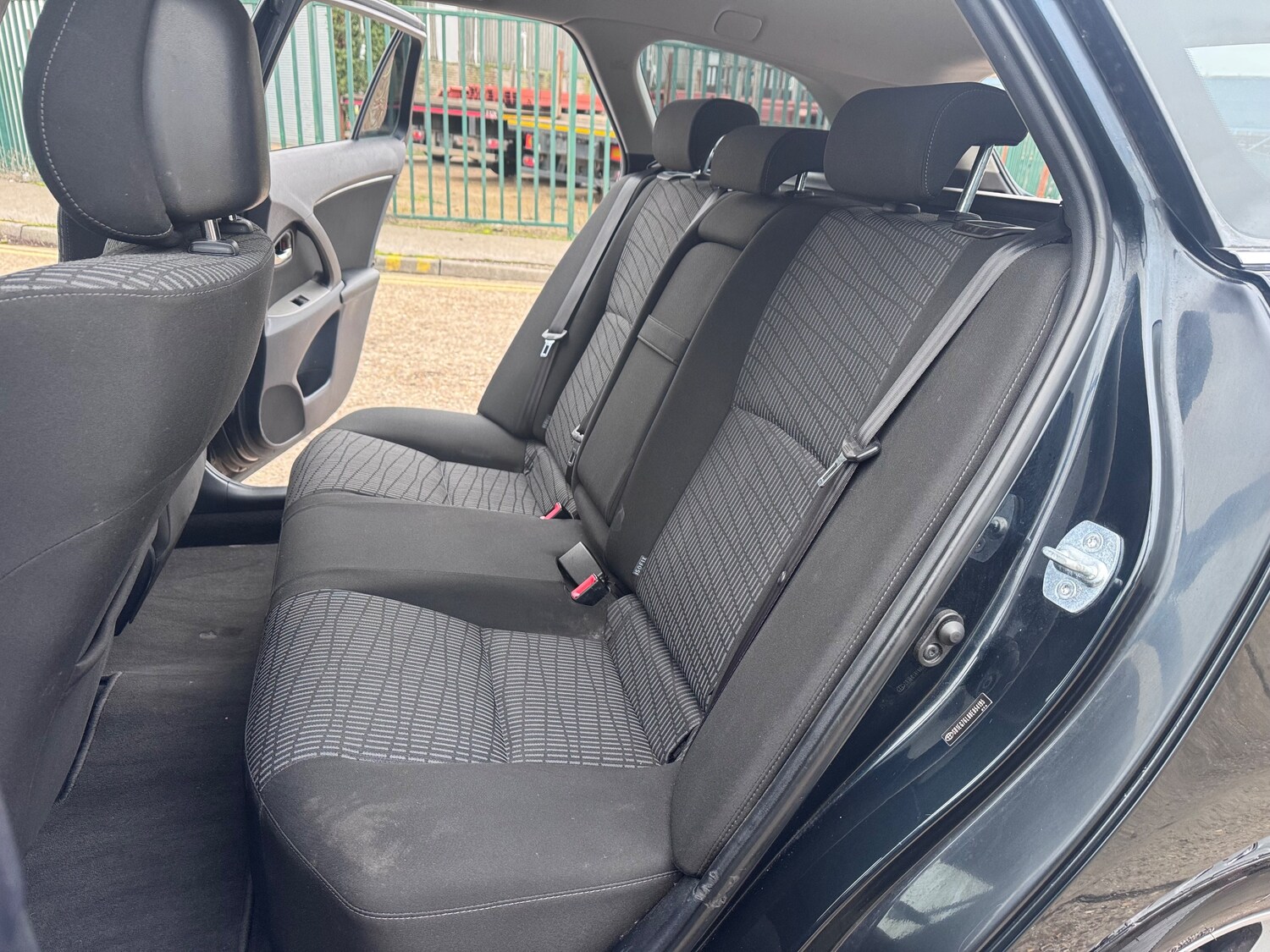 Used Toyota Avensis 2011 for sale - 77485091: Photo 27