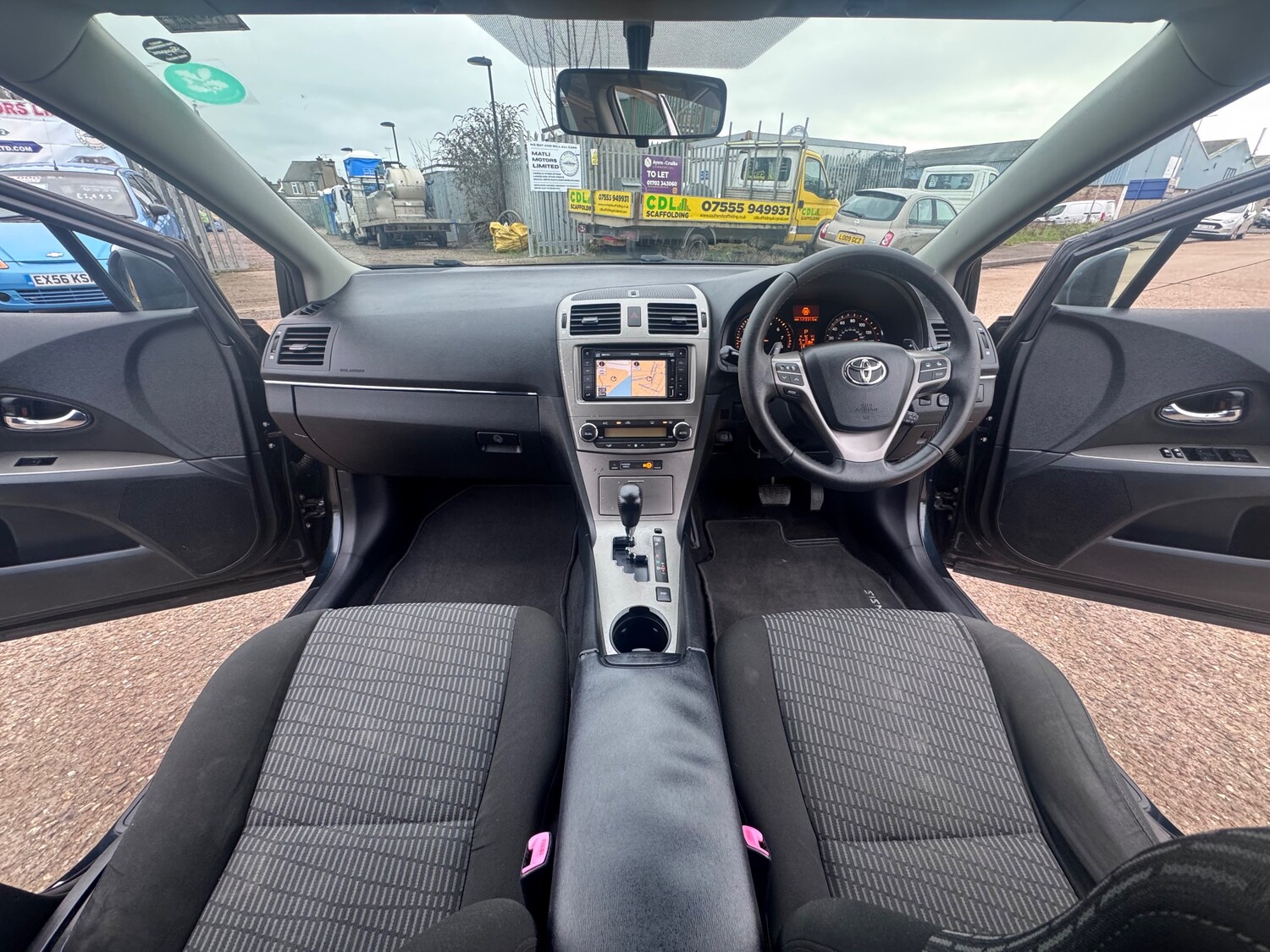 Used Toyota Avensis 2011 for sale - 77485091: Photo 33