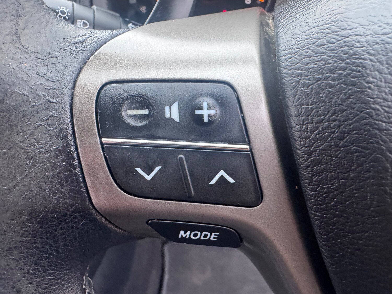 Used Toyota Avensis 2011 for sale - 77485091: Photo 41