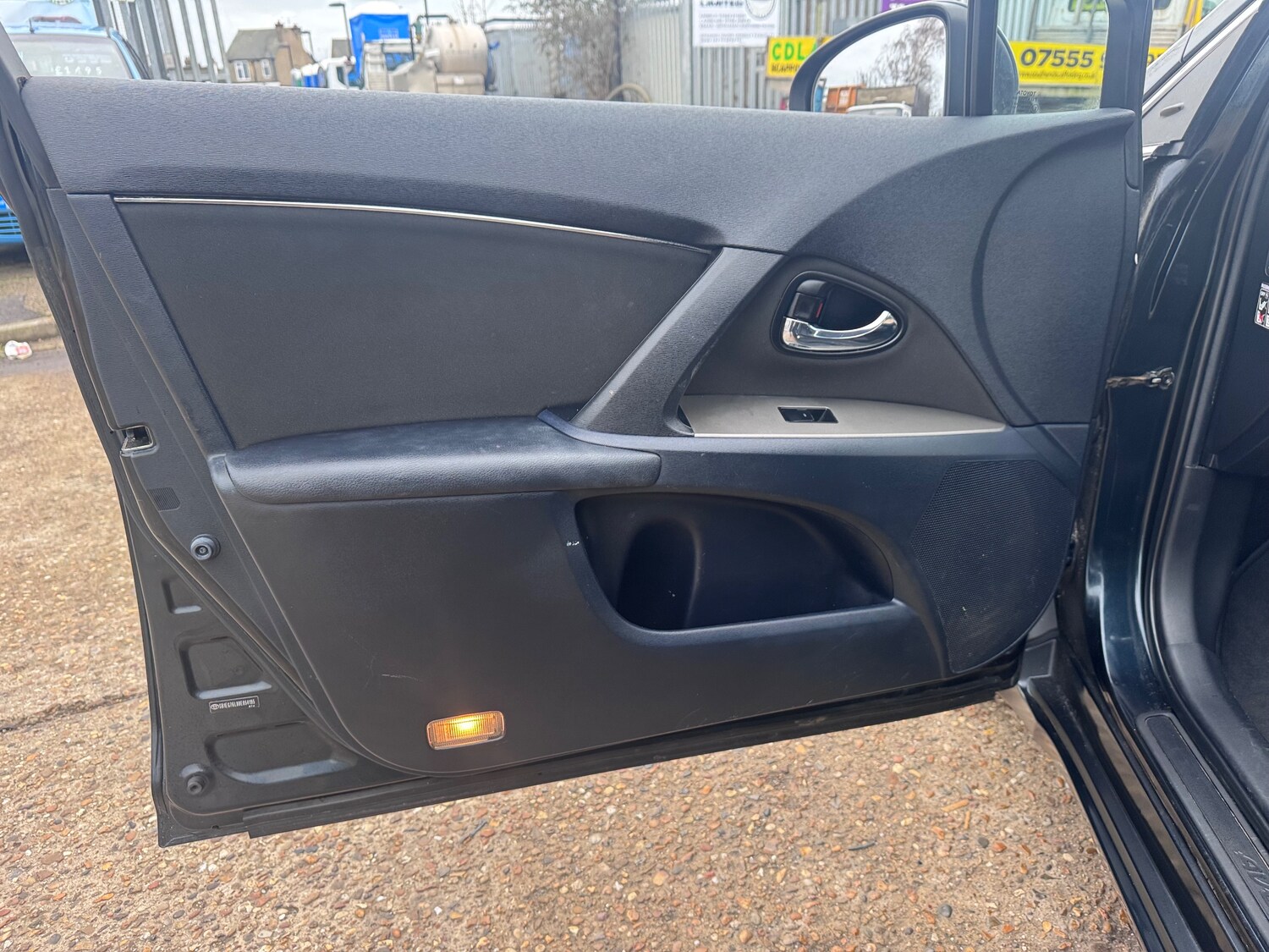 Used Toyota Avensis 2011 for sale - 77485091: Photo 56