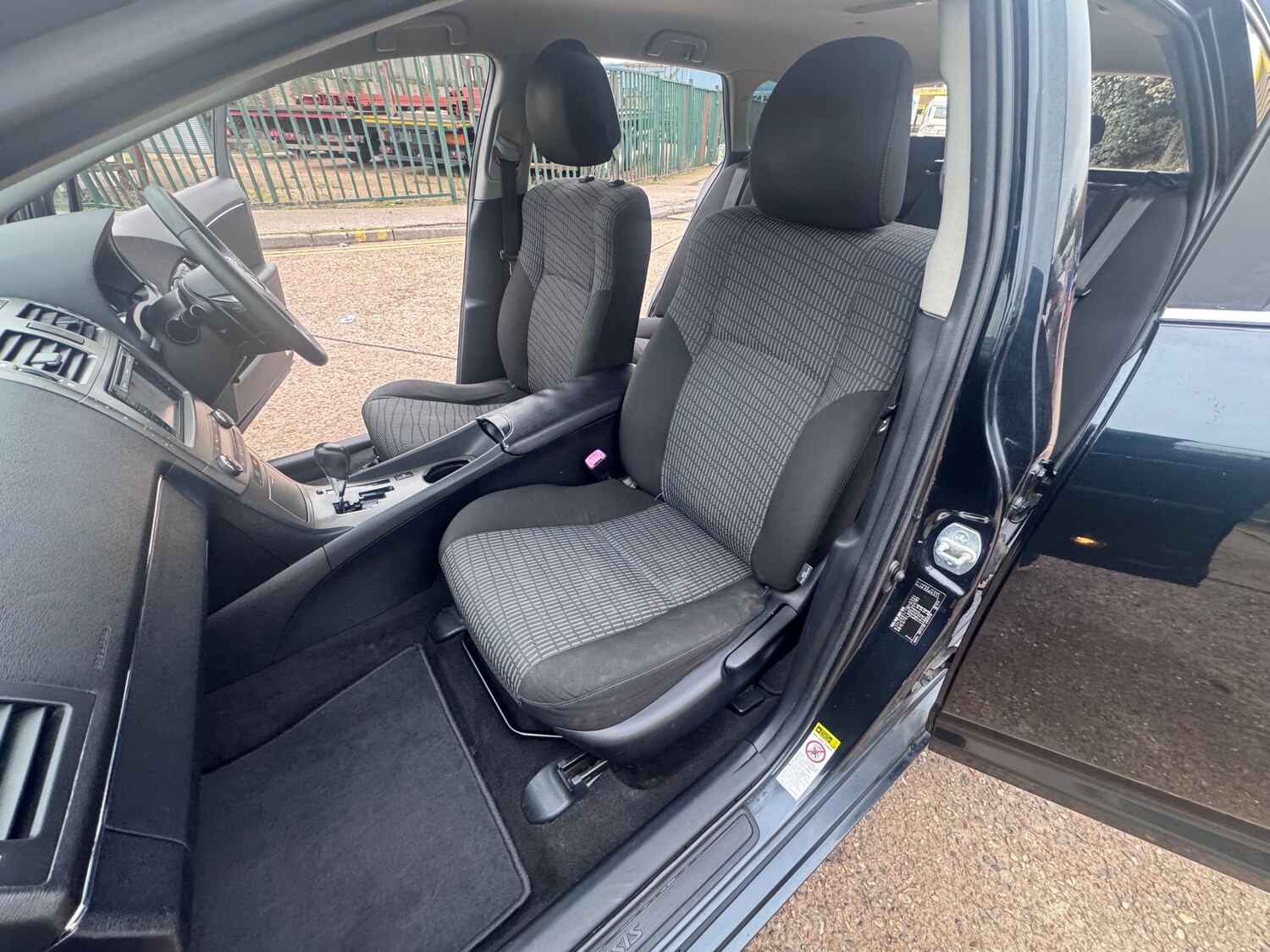 Used Toyota Avensis 2011 for sale - 77485091: Photo 63