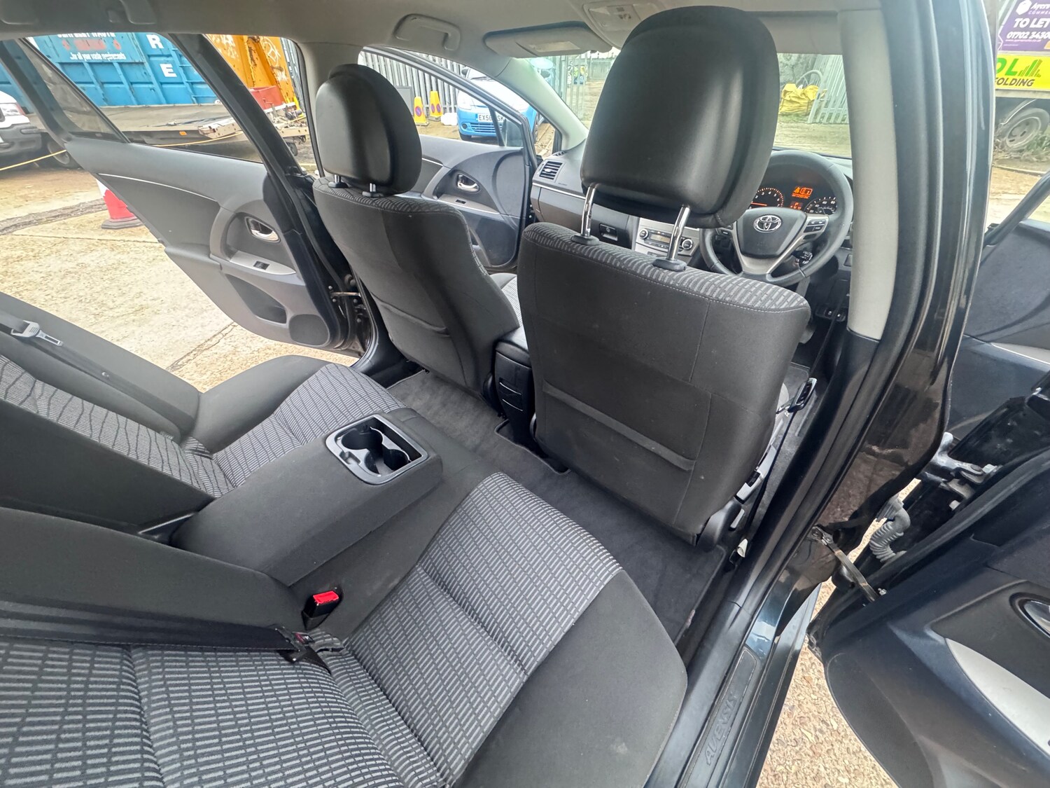 Used Toyota Avensis 2011 for sale - 77485091: Photo 65