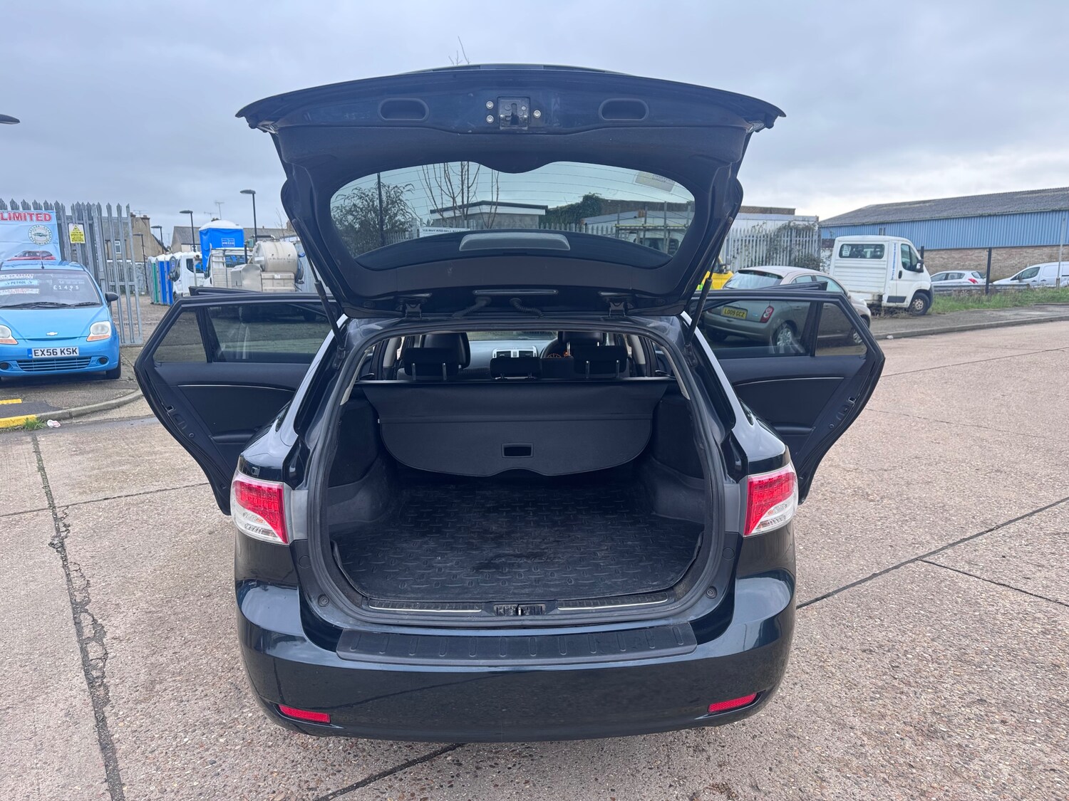 Used Toyota Avensis 2011 for sale - 77485091: Photo 80