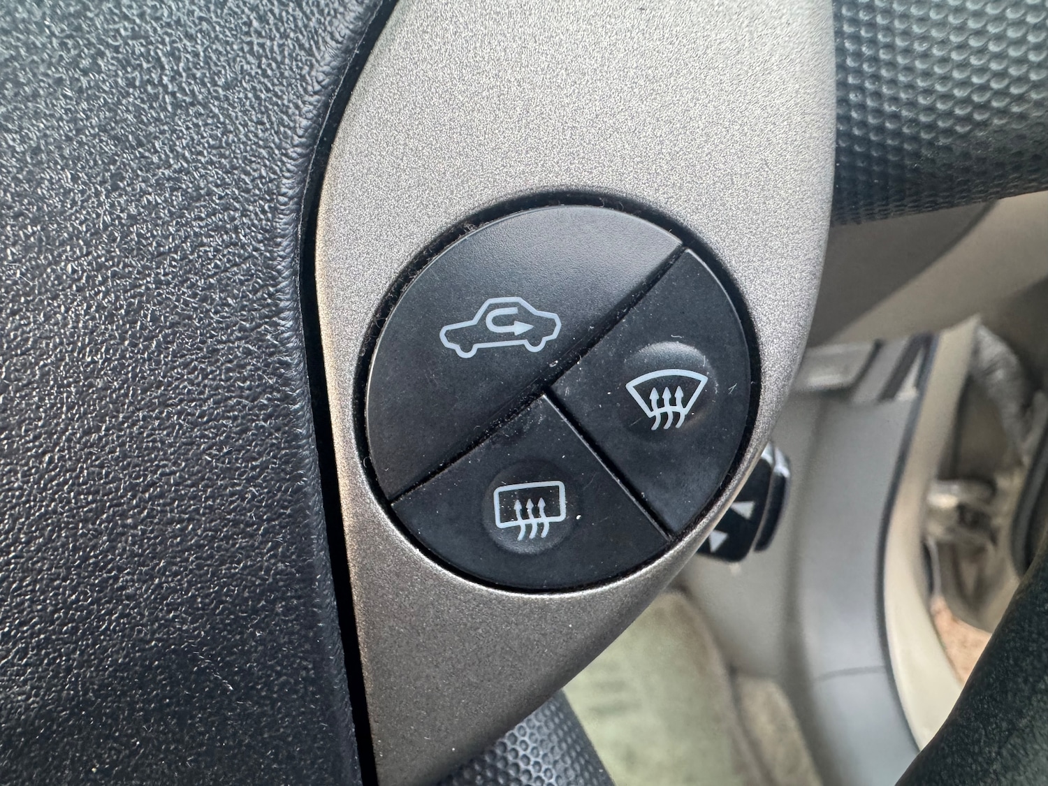 Used Toyota Prius 2005 for sale - 77239550: Photo 41