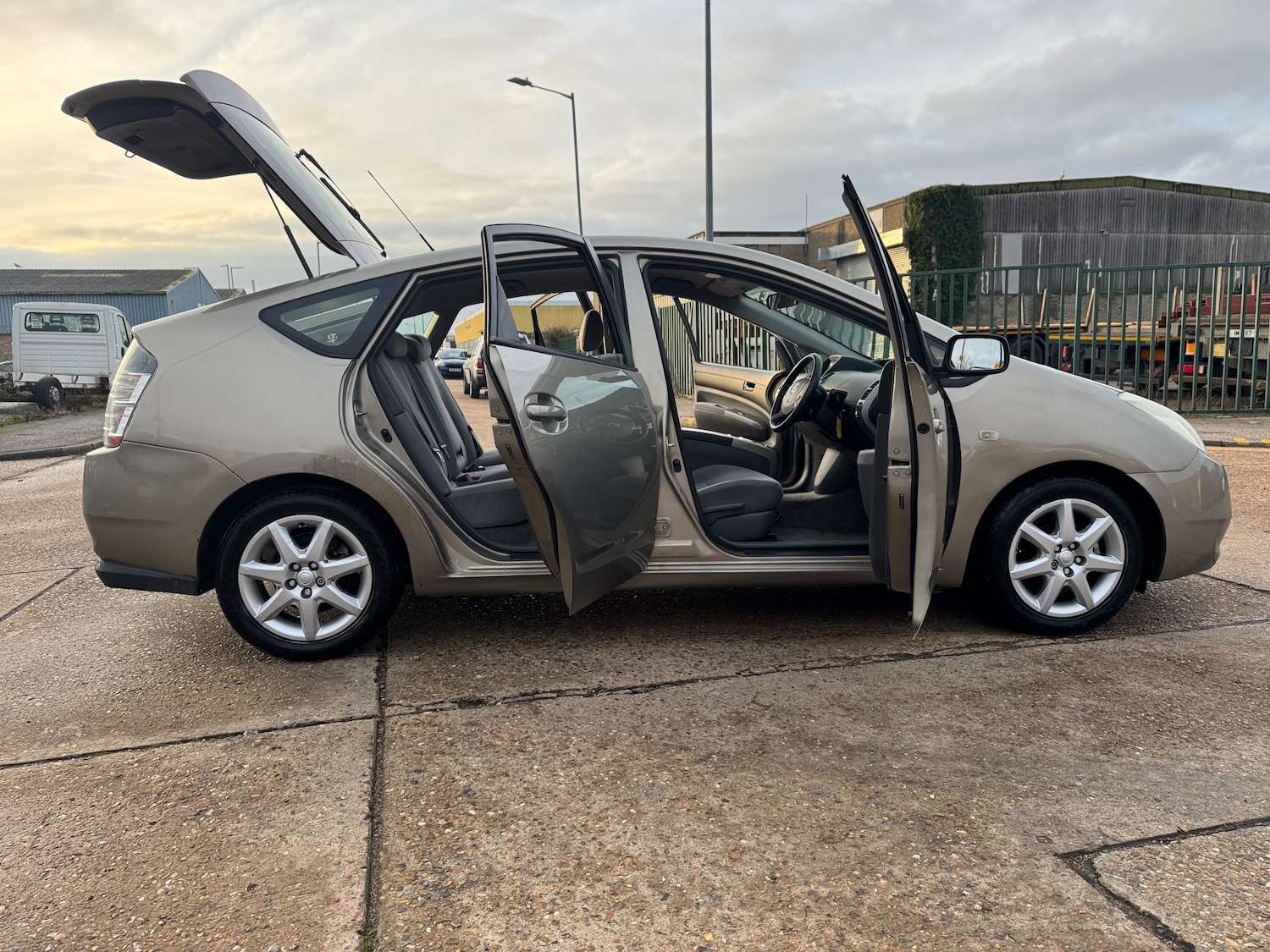 Used Toyota Prius 2005 for sale - 77239550: Photo 64