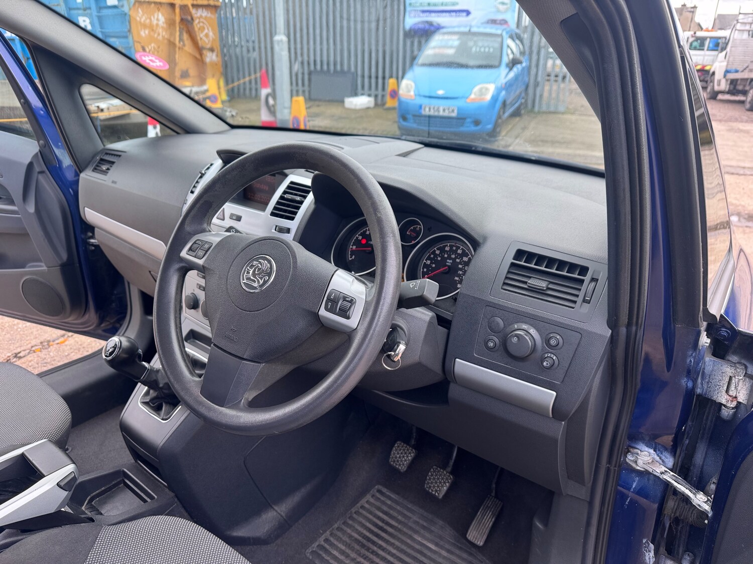 Used Vauxhall Zafira 2010 for sale - 77660477: Photo 20