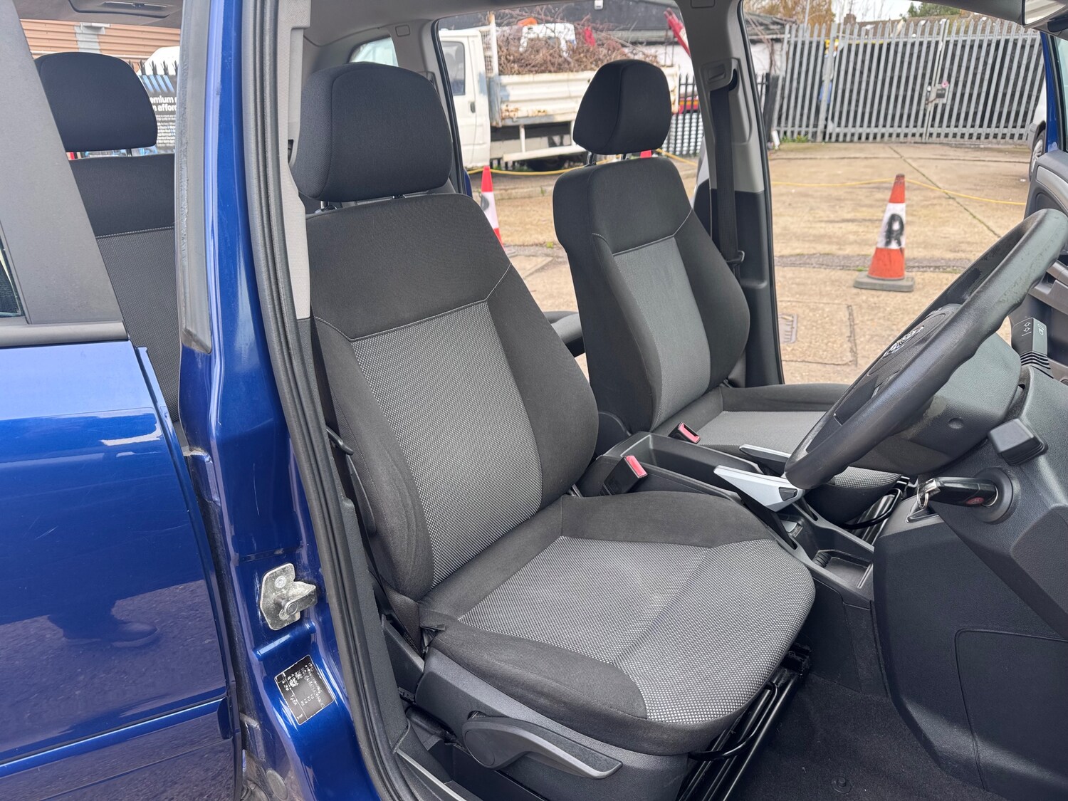 Used Vauxhall Zafira 2010 for sale - 77660477: Photo 21