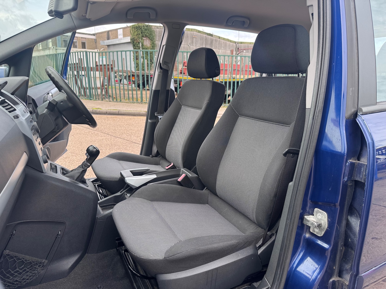 Used Vauxhall Zafira 2010 for sale - 77660477: Photo 28