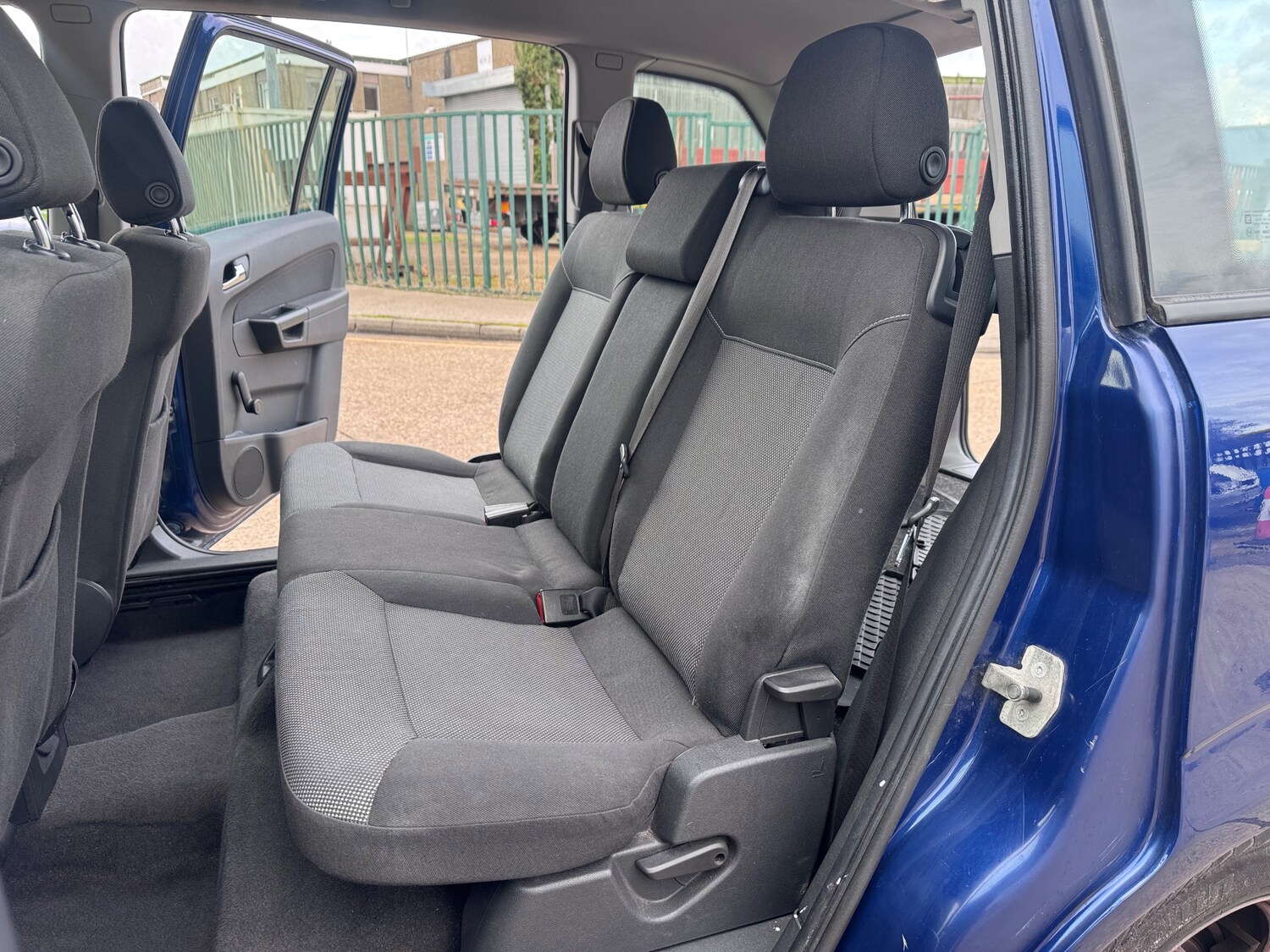 Used Vauxhall Zafira 2010 for sale - 77660477: Photo 29