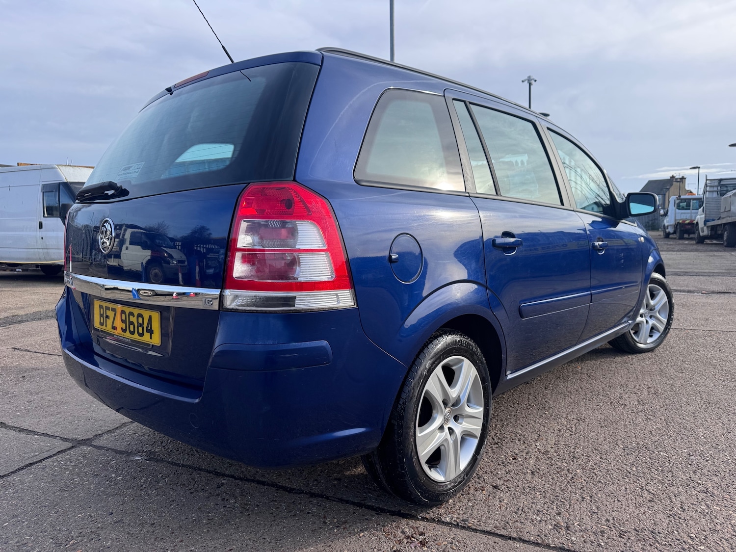 Used Vauxhall Zafira 2010 for sale - 77660477: Photo 3