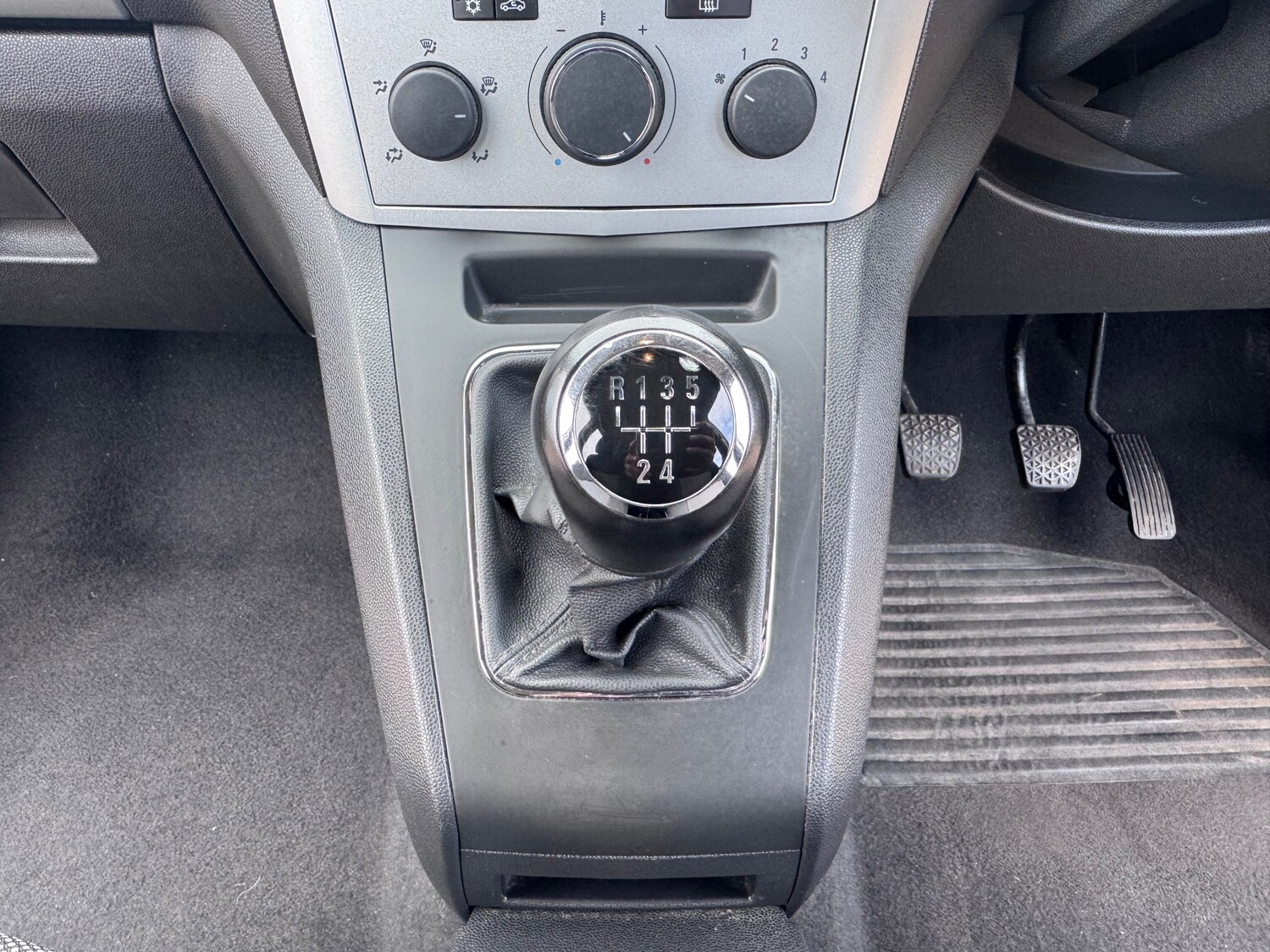 Used Vauxhall Zafira 2010 for sale - 77660477: Photo 49