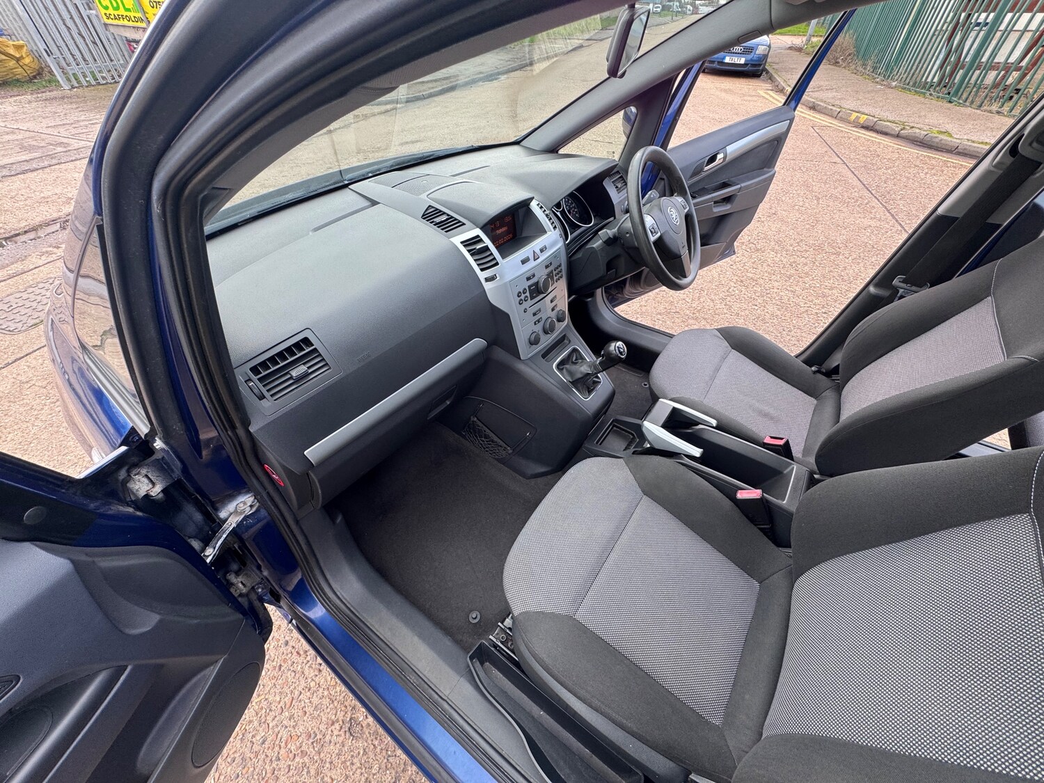 Used Vauxhall Zafira 2010 for sale - 77660477: Photo 54