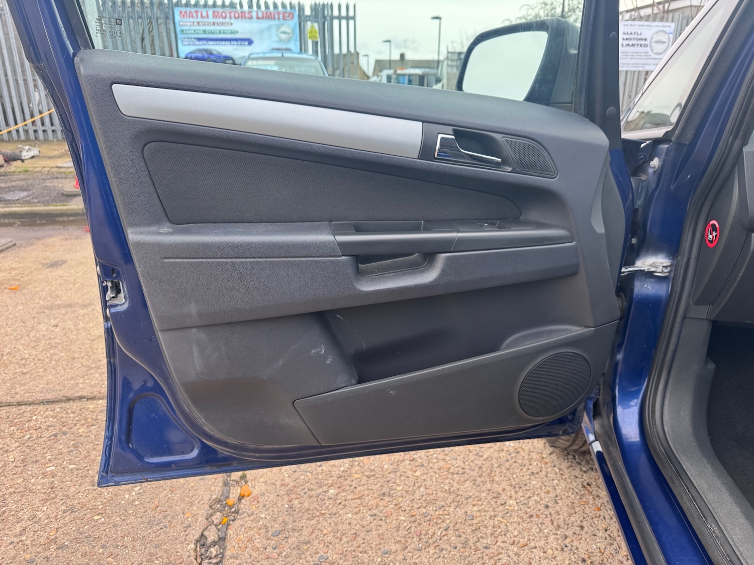 Used Vauxhall Zafira 2010 for sale - 77660477: Photo 64