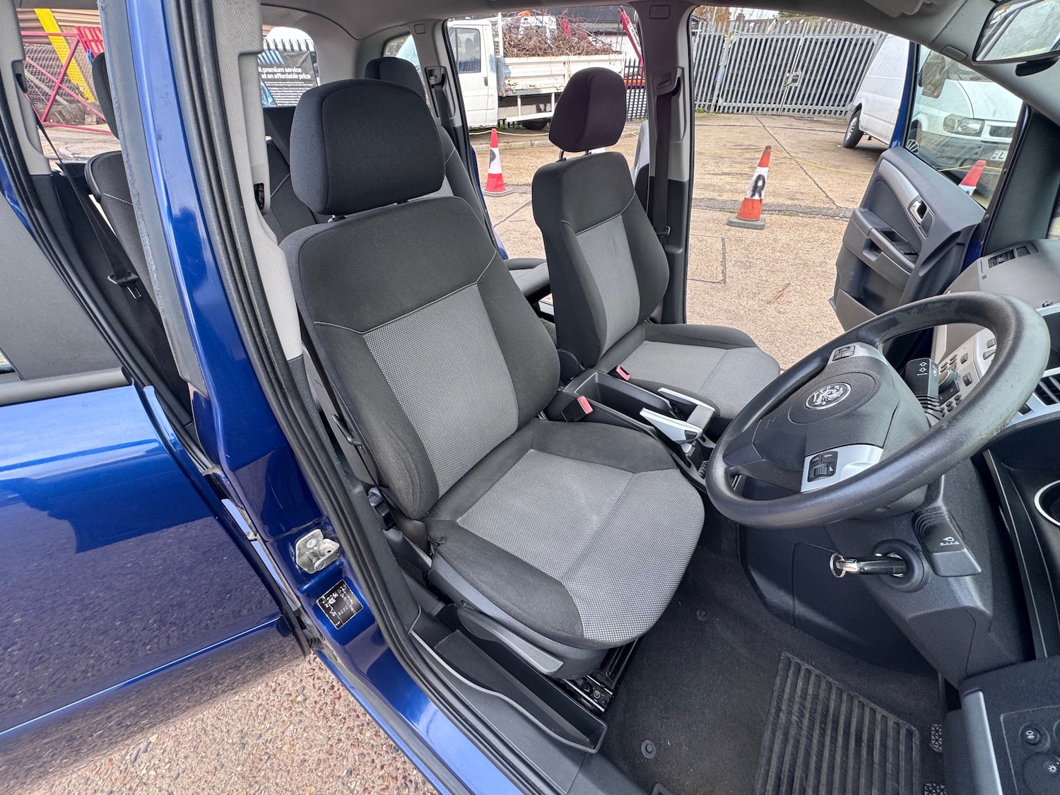 Used Vauxhall Zafira 2010 for sale - 77638301: Photo 53