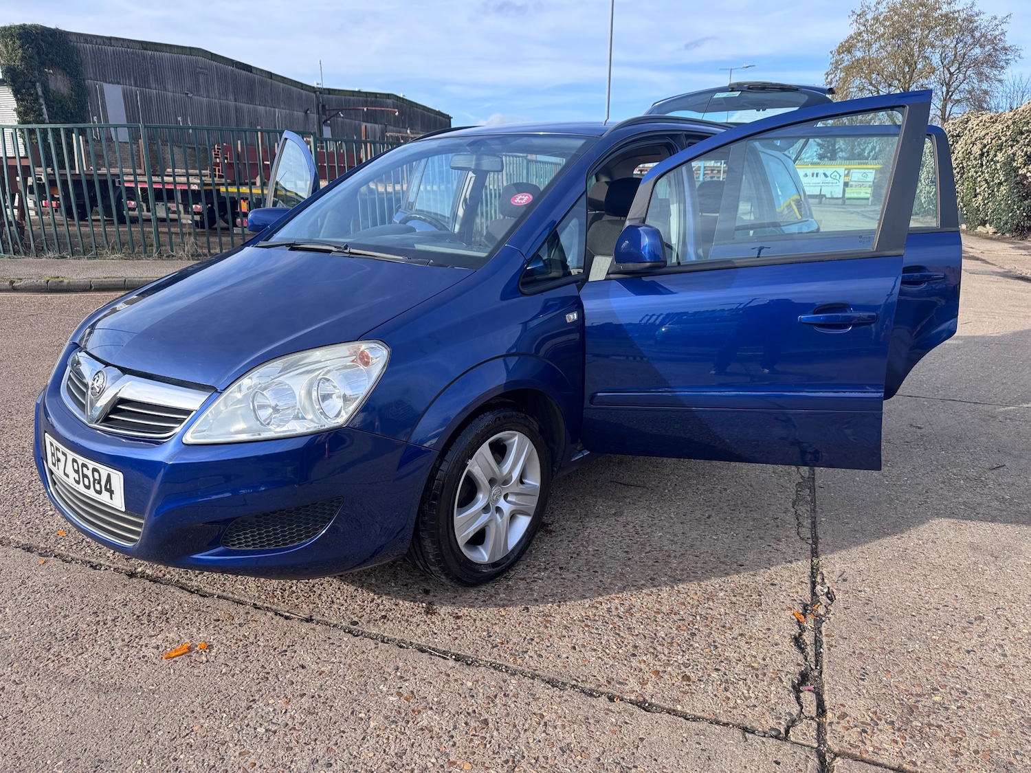 Used Vauxhall Zafira 2010 for sale - 77638301: Photo 70