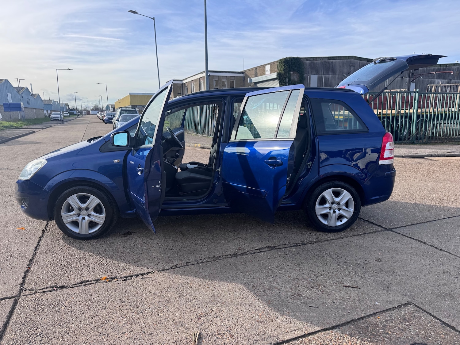 Used Vauxhall Zafira 2010 for sale - 77638301: Photo 72