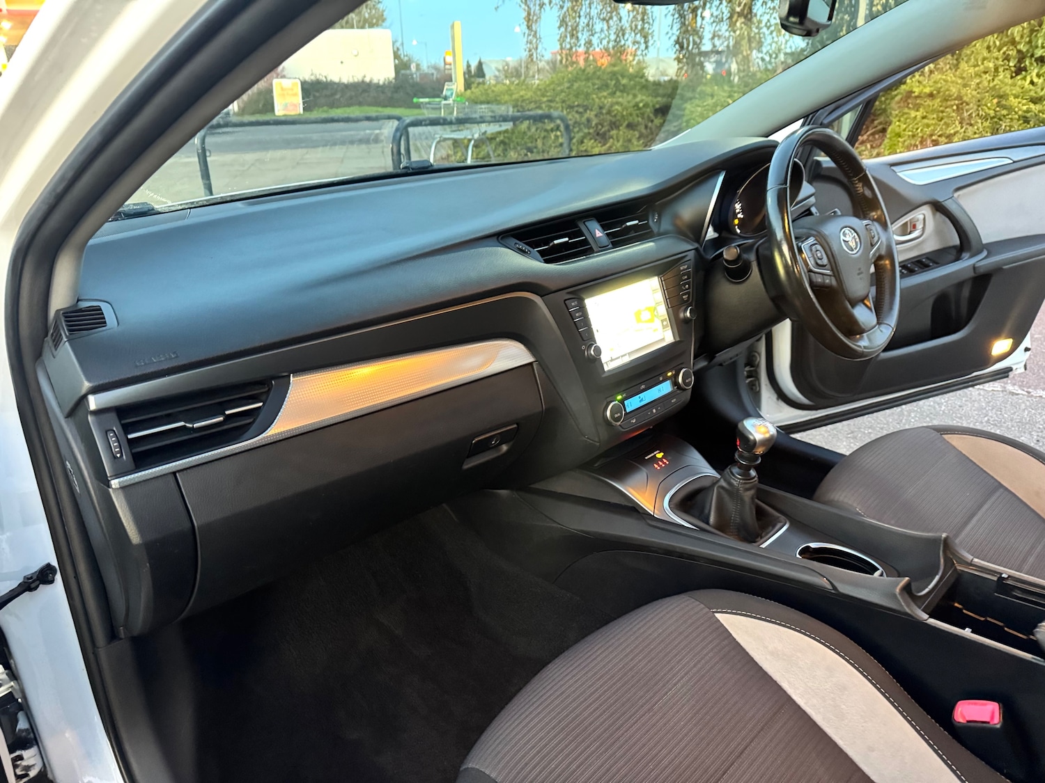 Used Toyota Avensis 2018 for sale - 77006422: Photo 24