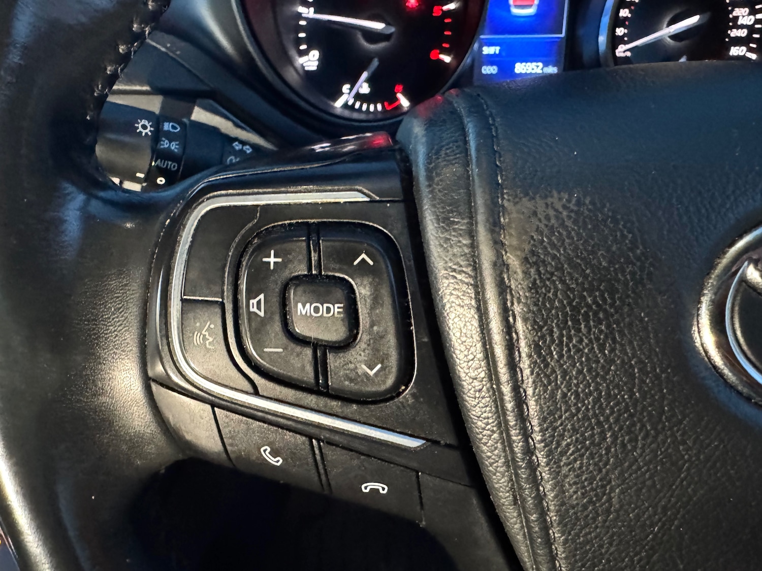 Used Toyota Avensis 2018 for sale - 77006422: Photo 43