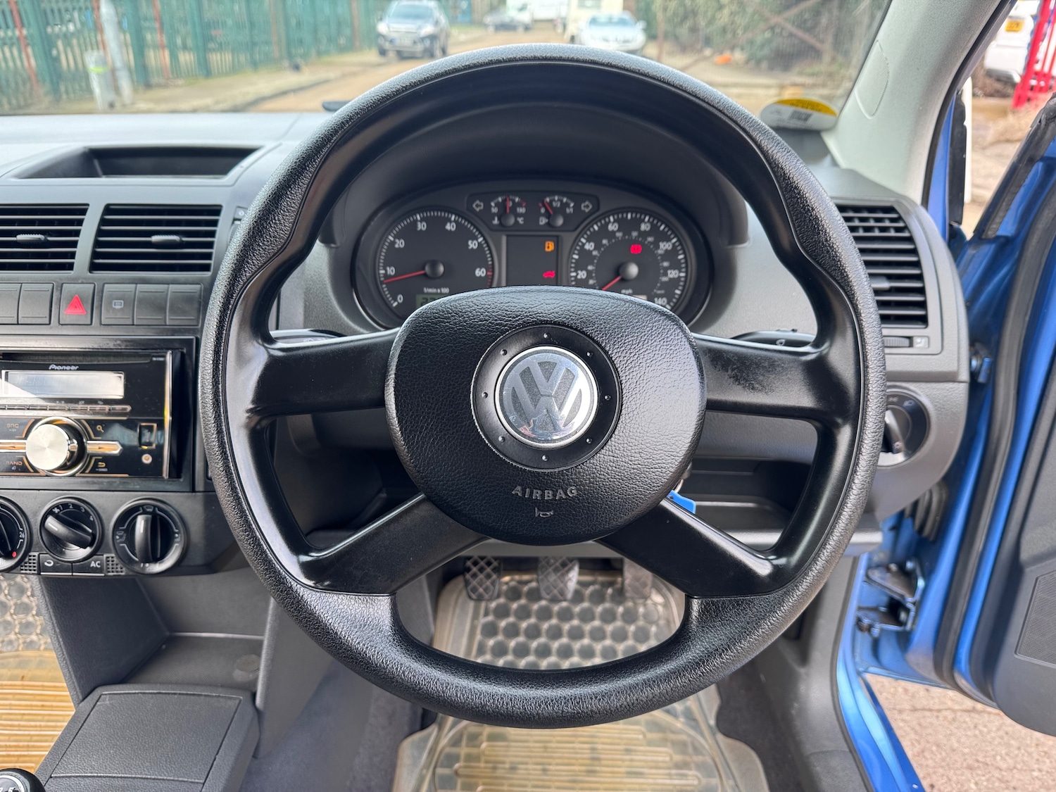 Used Volkswagen Polo 2005 for sale - 77373143: Photo 10