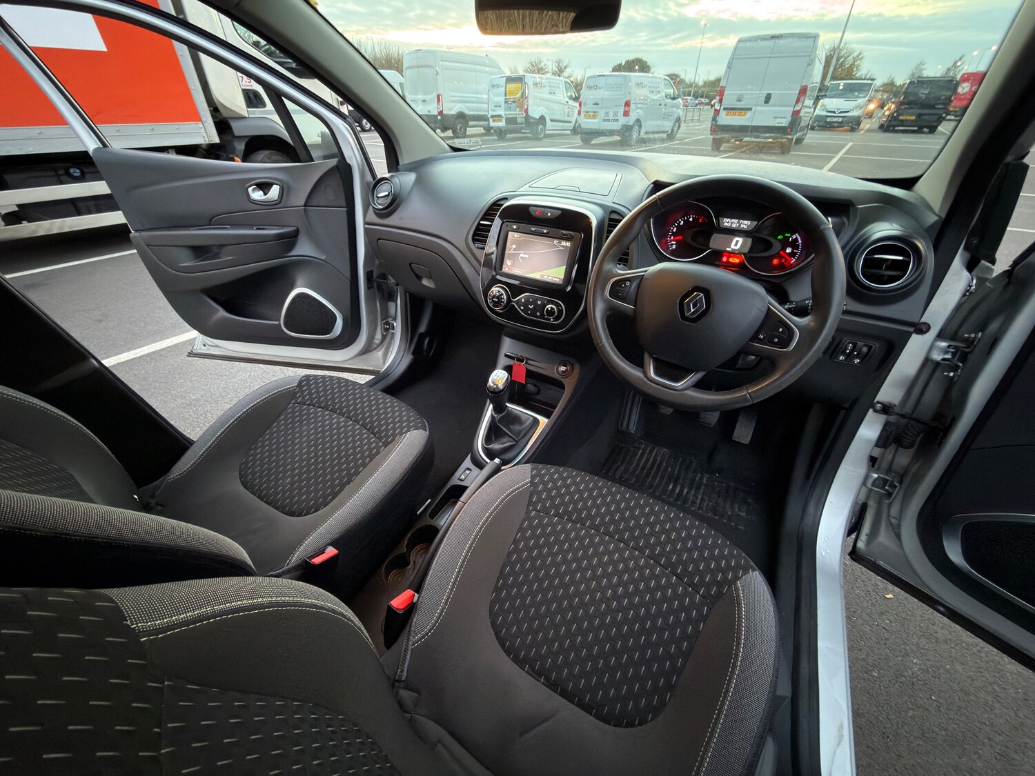 Used Renault Captur 2018 for sale - 77006464: Photo 40