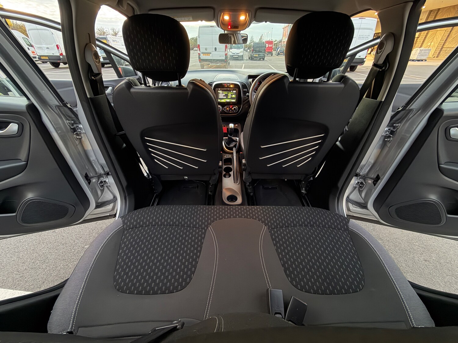 Used Renault Captur 2018 for sale - 77006464: Photo 41