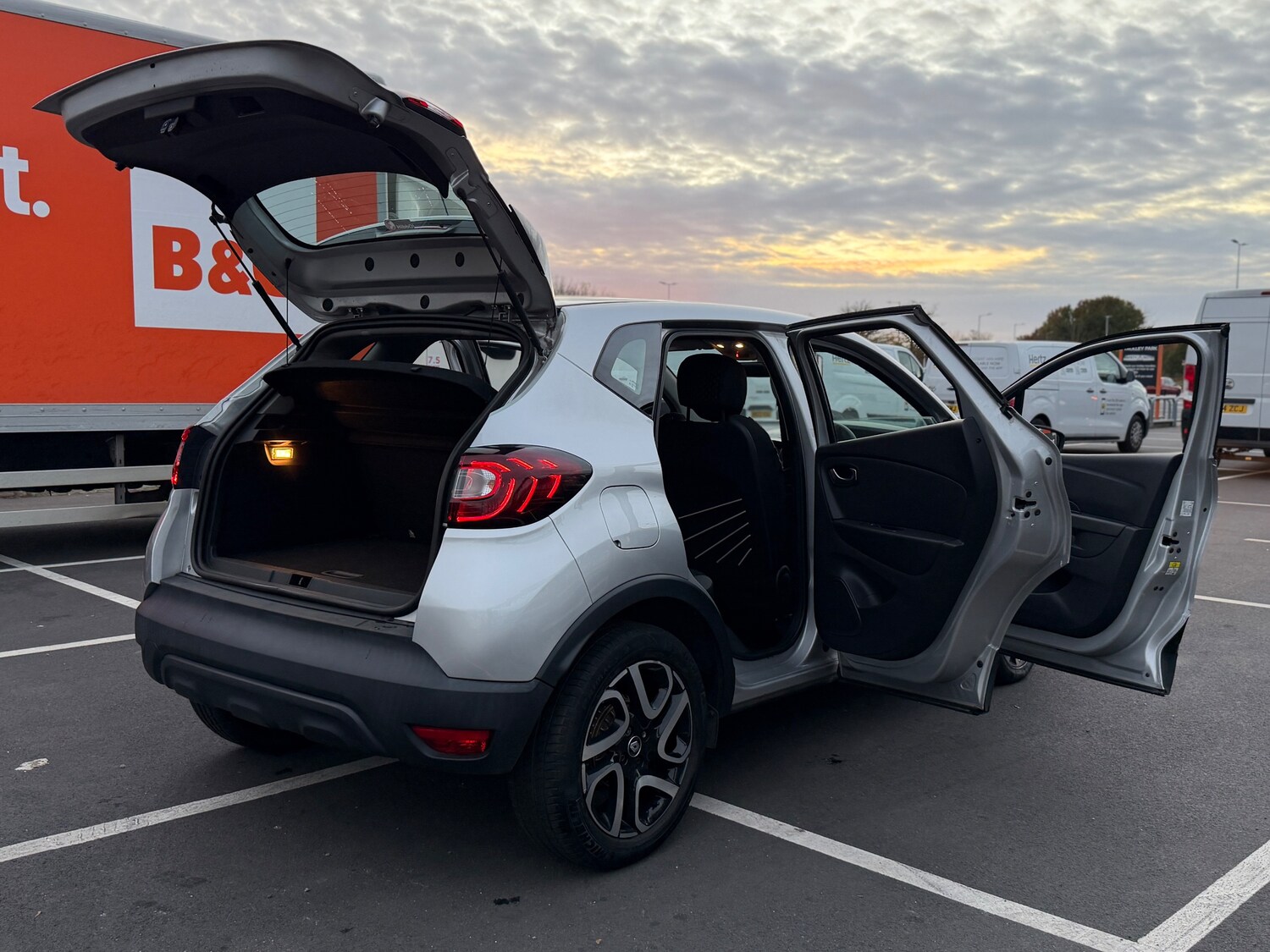 Used Renault Captur 2018 for sale - 77006464: Photo 55