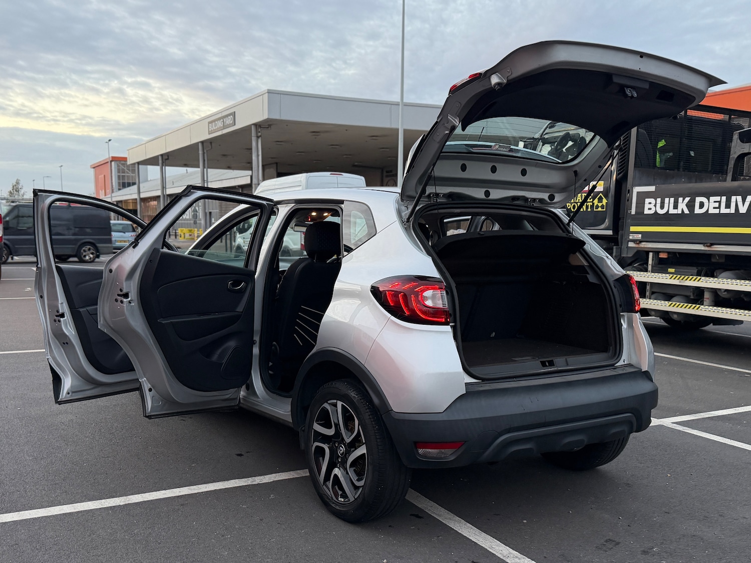 Used Renault Captur 2018 for sale - 77006464: Photo 56