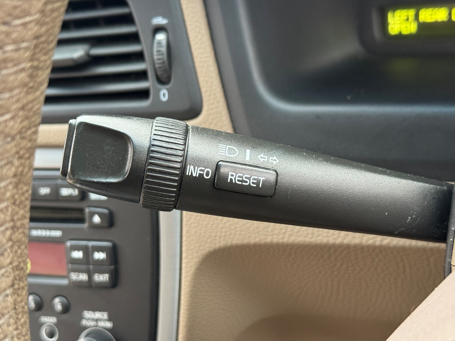 Used Volvo V70 2006 for sale - 77006426: Photo 46