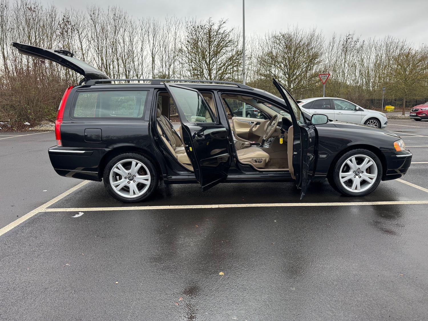 Used Volvo V70 2006 for sale - 77006426: Photo 70