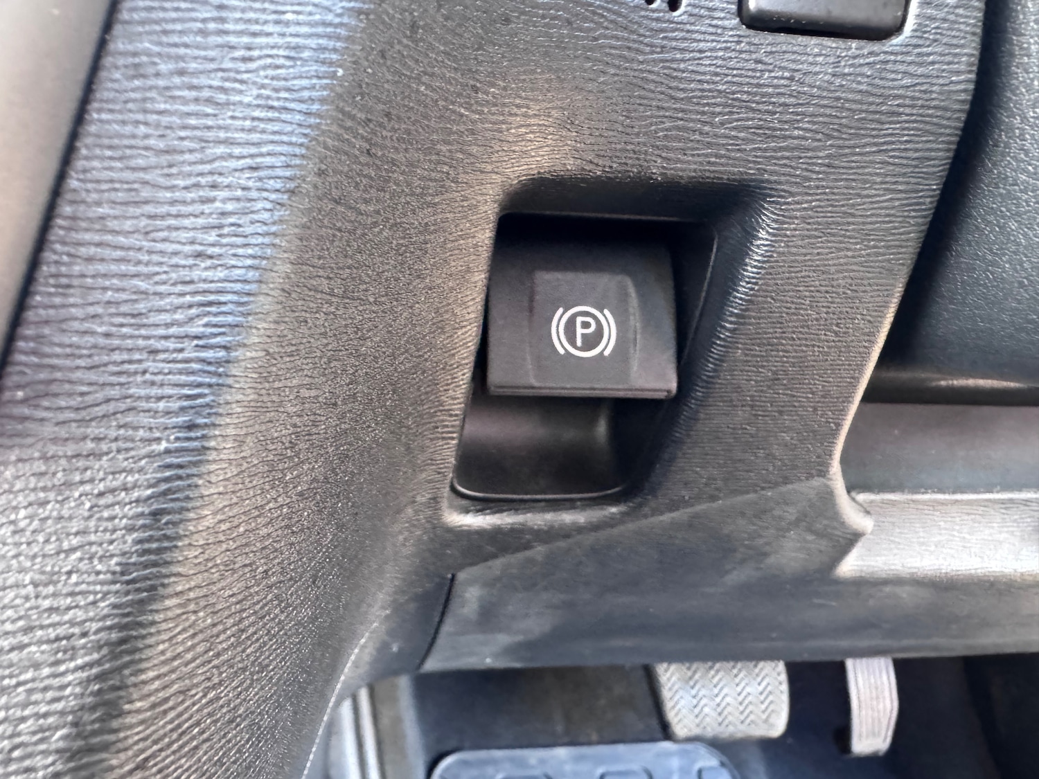 Used Toyota Avensis 2012 for sale - 78022383: Photo 51