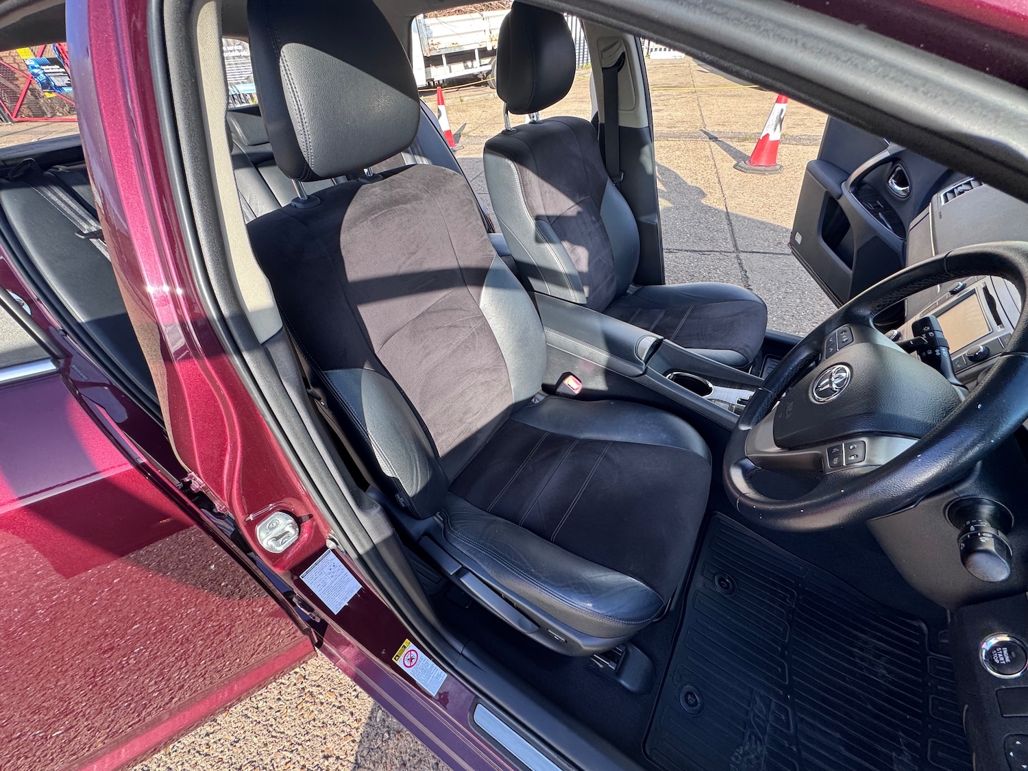 Used Toyota Avensis 2012 for sale - 78022383: Photo 65