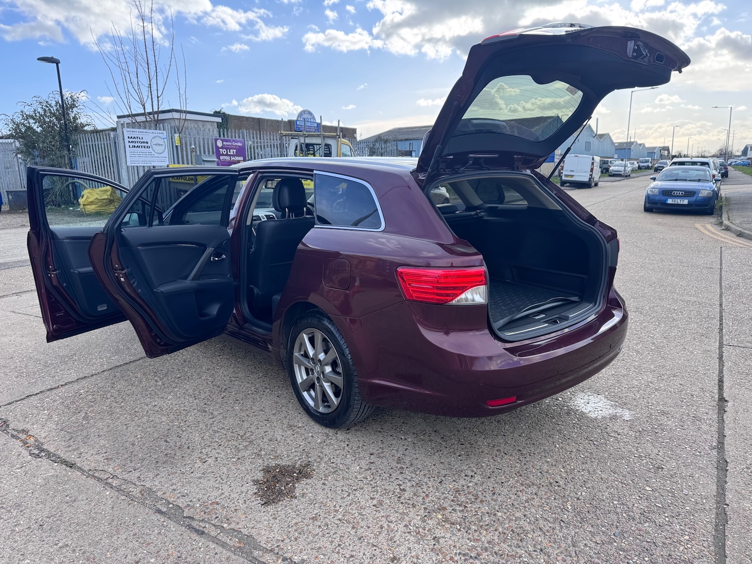 Used Toyota Avensis 2012 for sale - 78022383: Photo 78