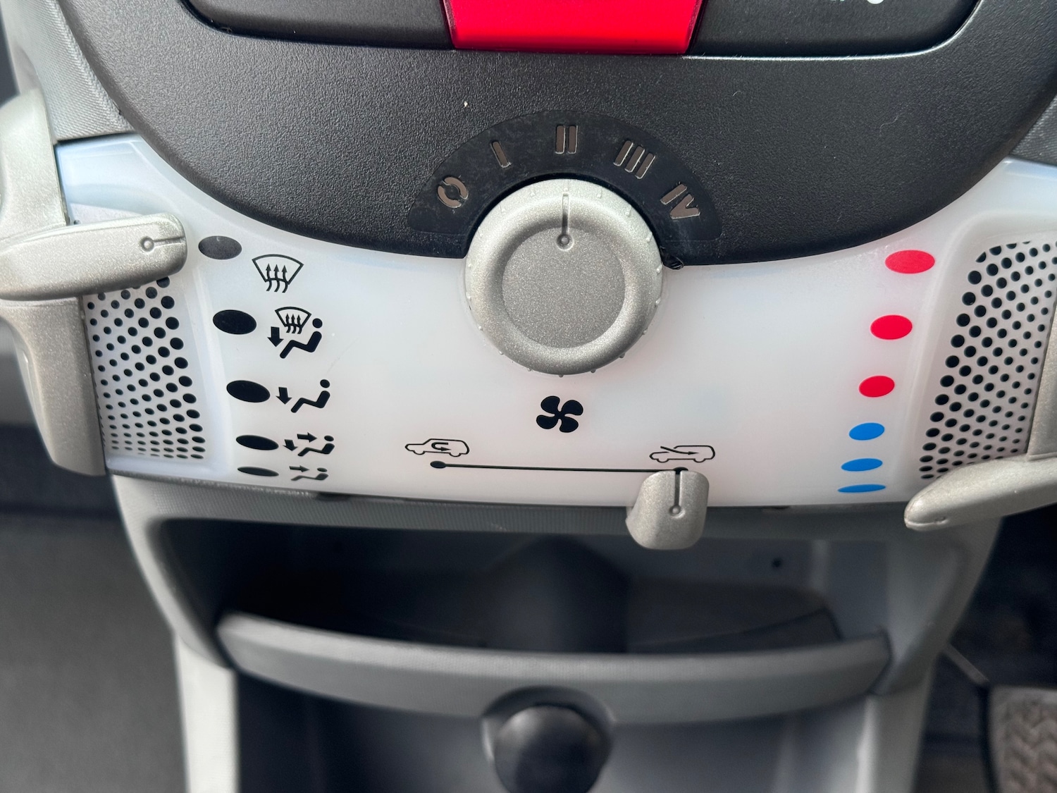 Used Toyota AYGO 2011 for sale - 78063571: Photo 14