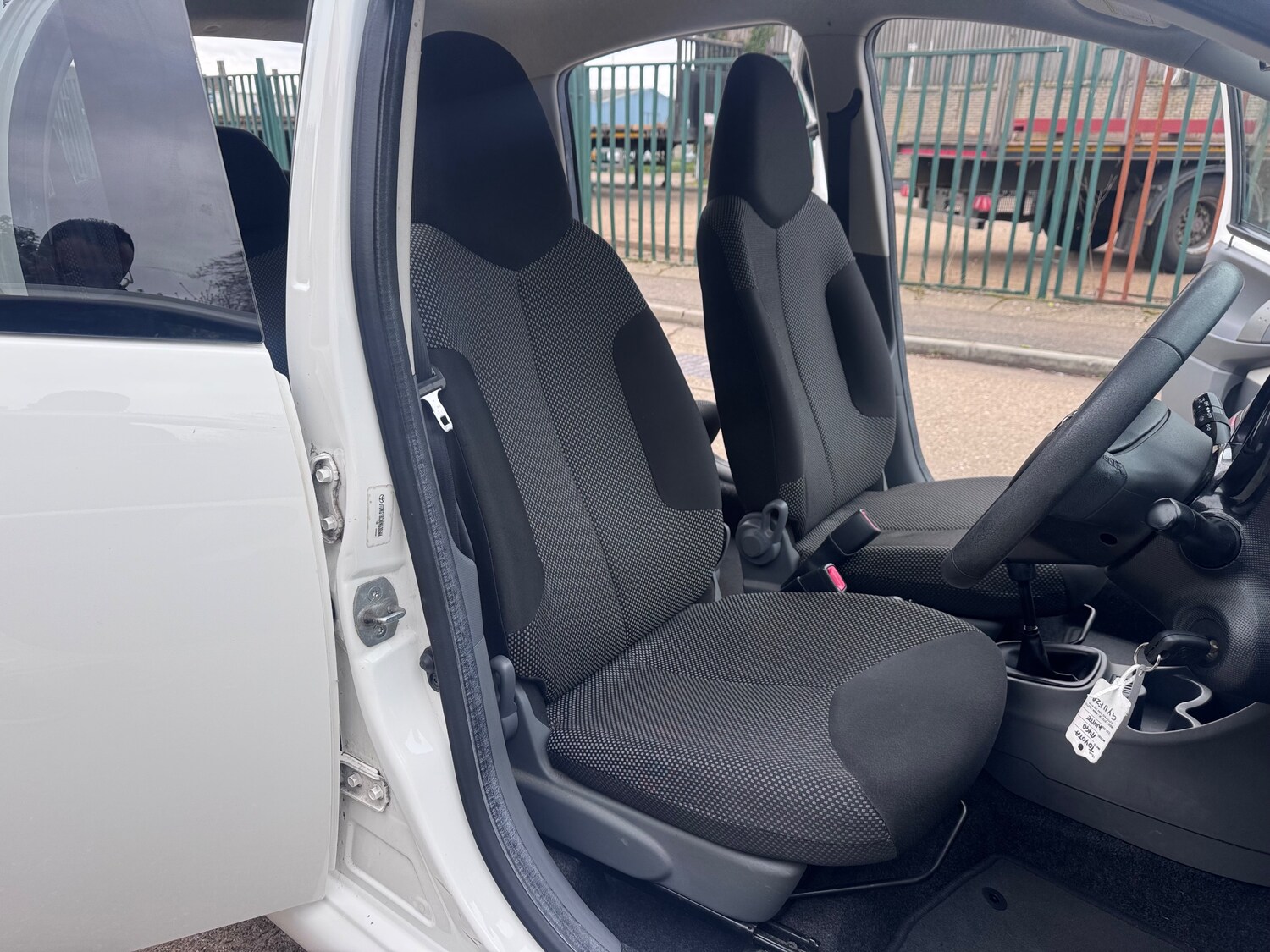 Used Toyota AYGO 2011 for sale - 78063571: Photo 21