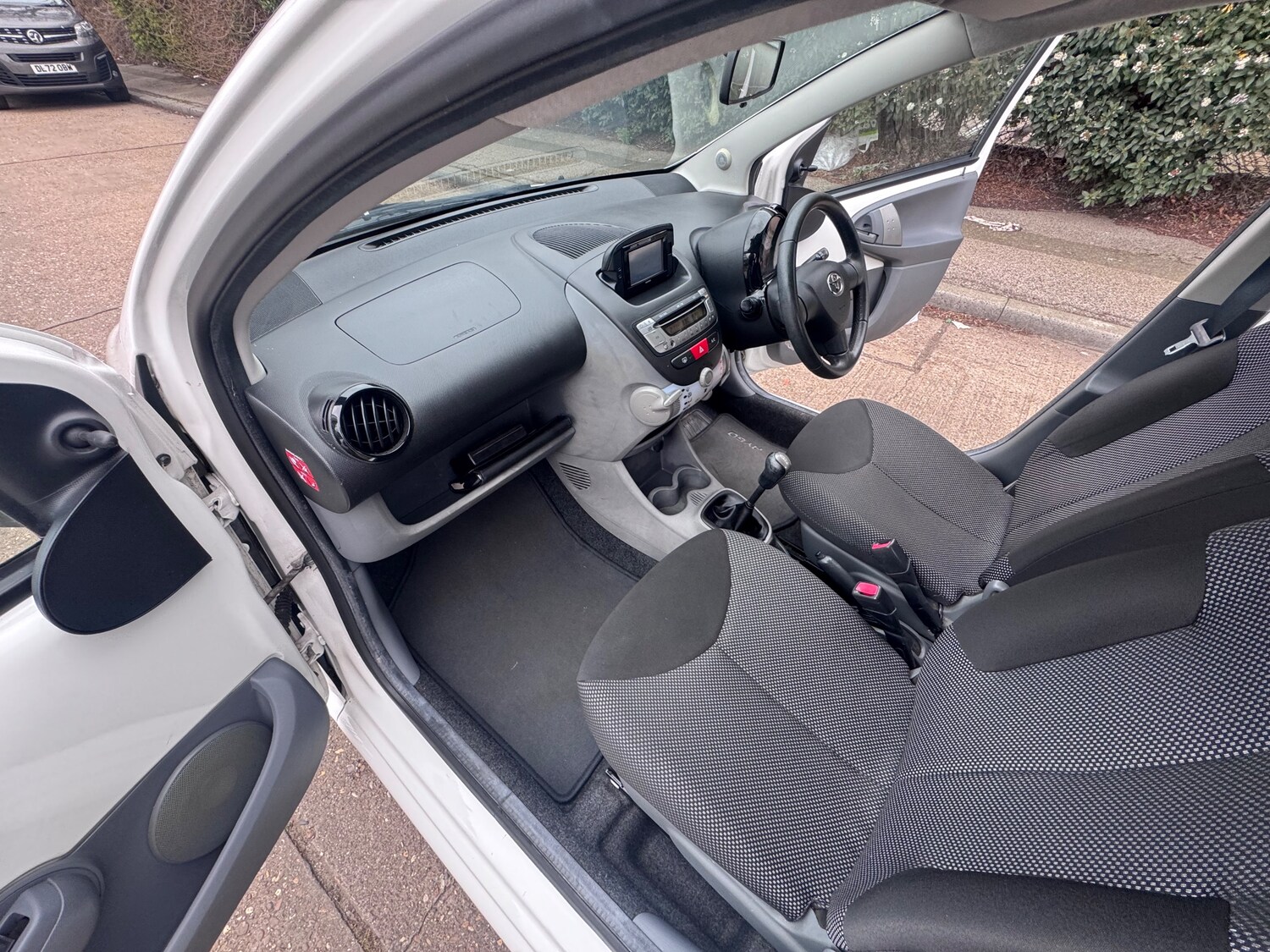 Used Toyota AYGO 2011 for sale - 78063571: Photo 50