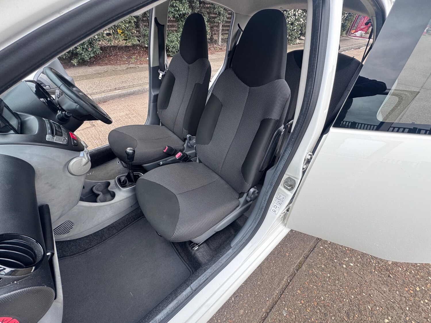 Used Toyota AYGO 2011 for sale - 78063571: Photo 51